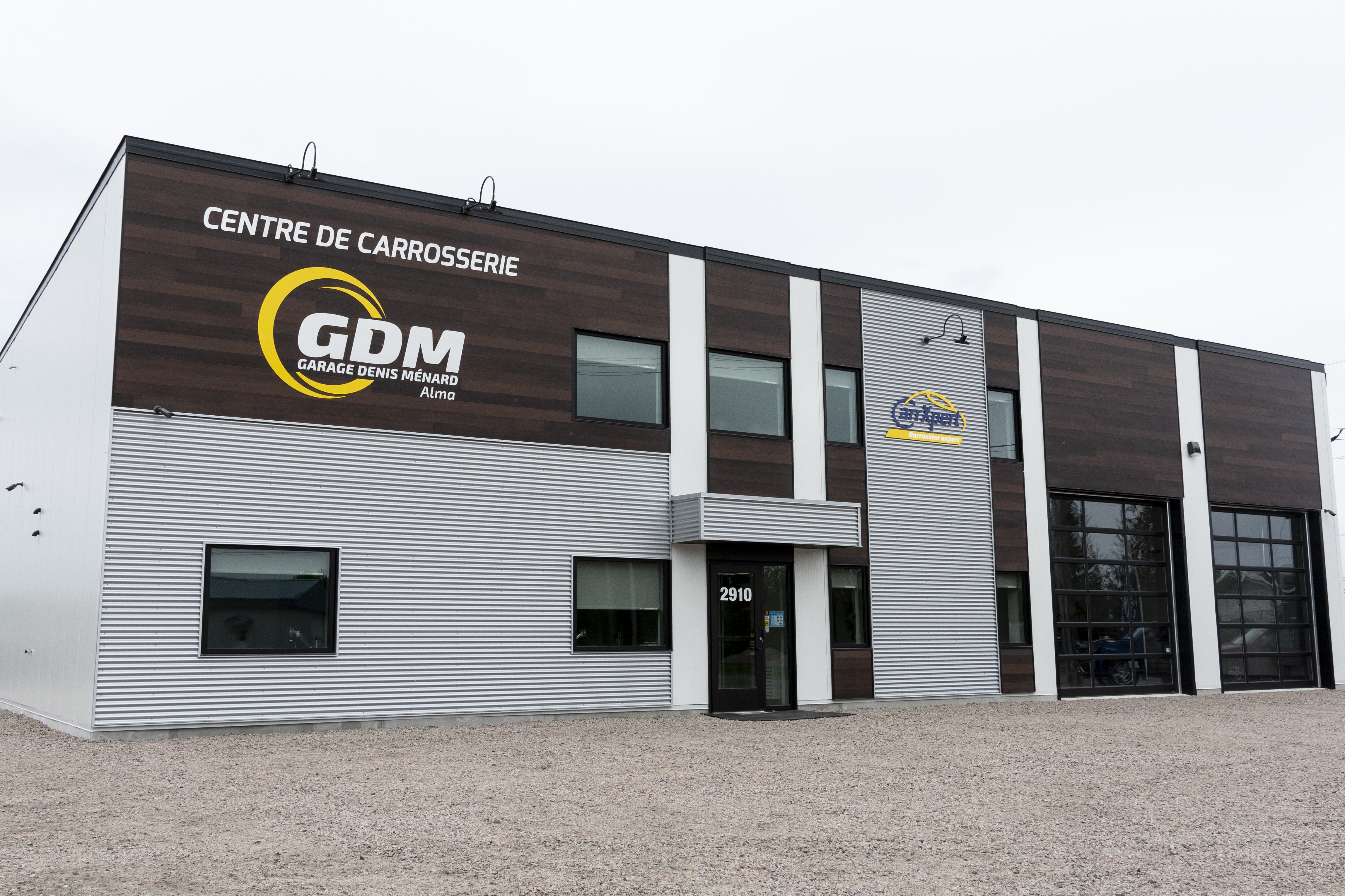 Garage Denis Menard gallery 1