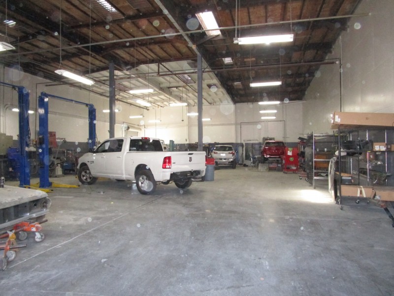 CARSTAR Auto World Collision gallery 3