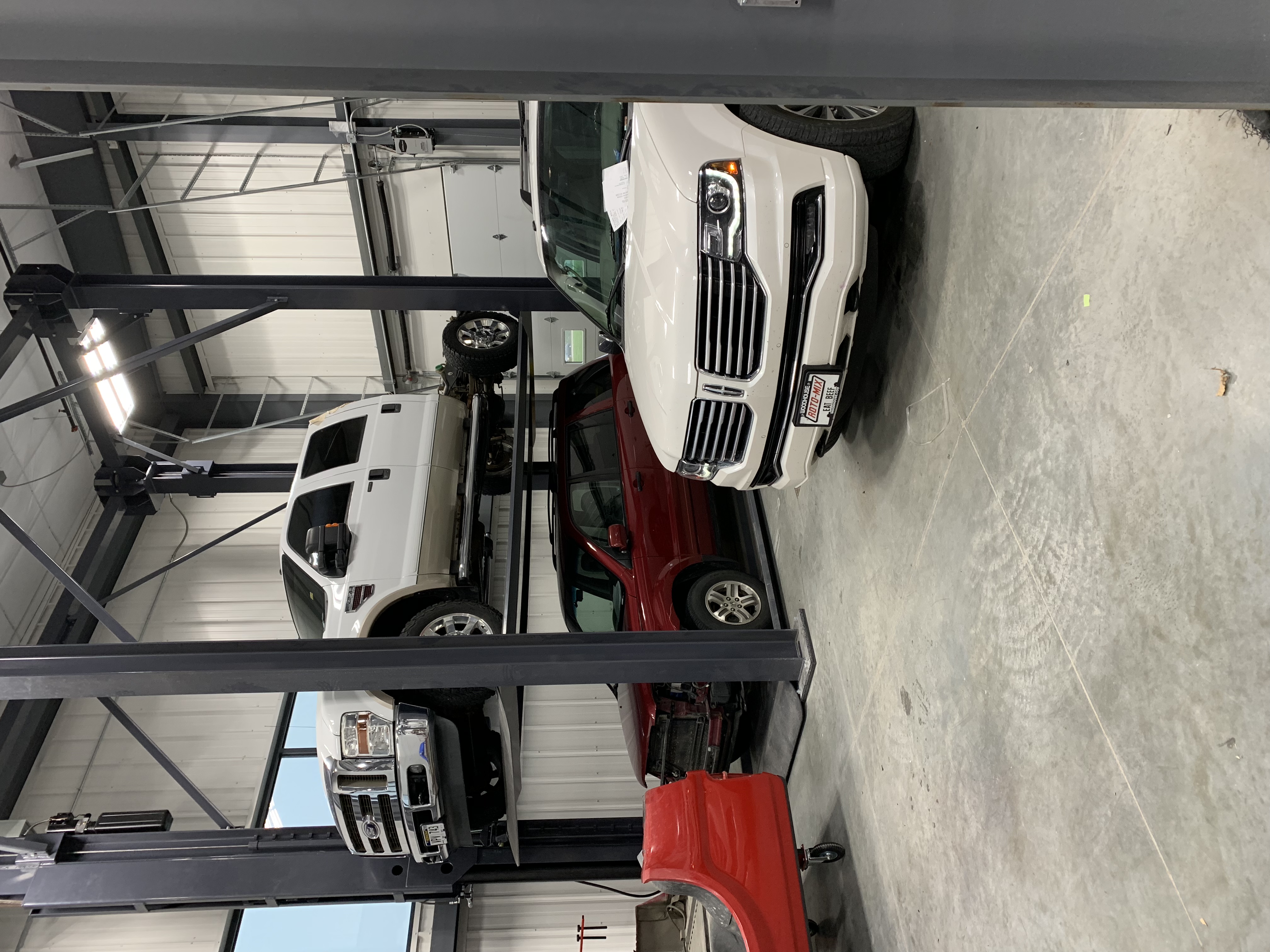 Eustis Body Shop - Lincoln gallery 5