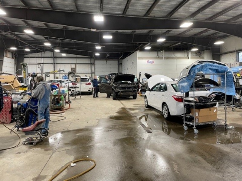 Darling's Collision Center gallery 3
