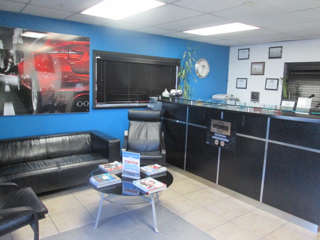 D&D Auto Body Collision & Repair Center gallery 2
