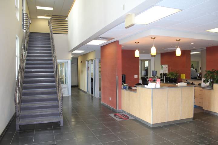 Auburn Collision Center gallery 2