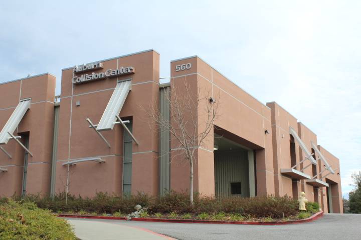 Auburn Collision Center gallery 4