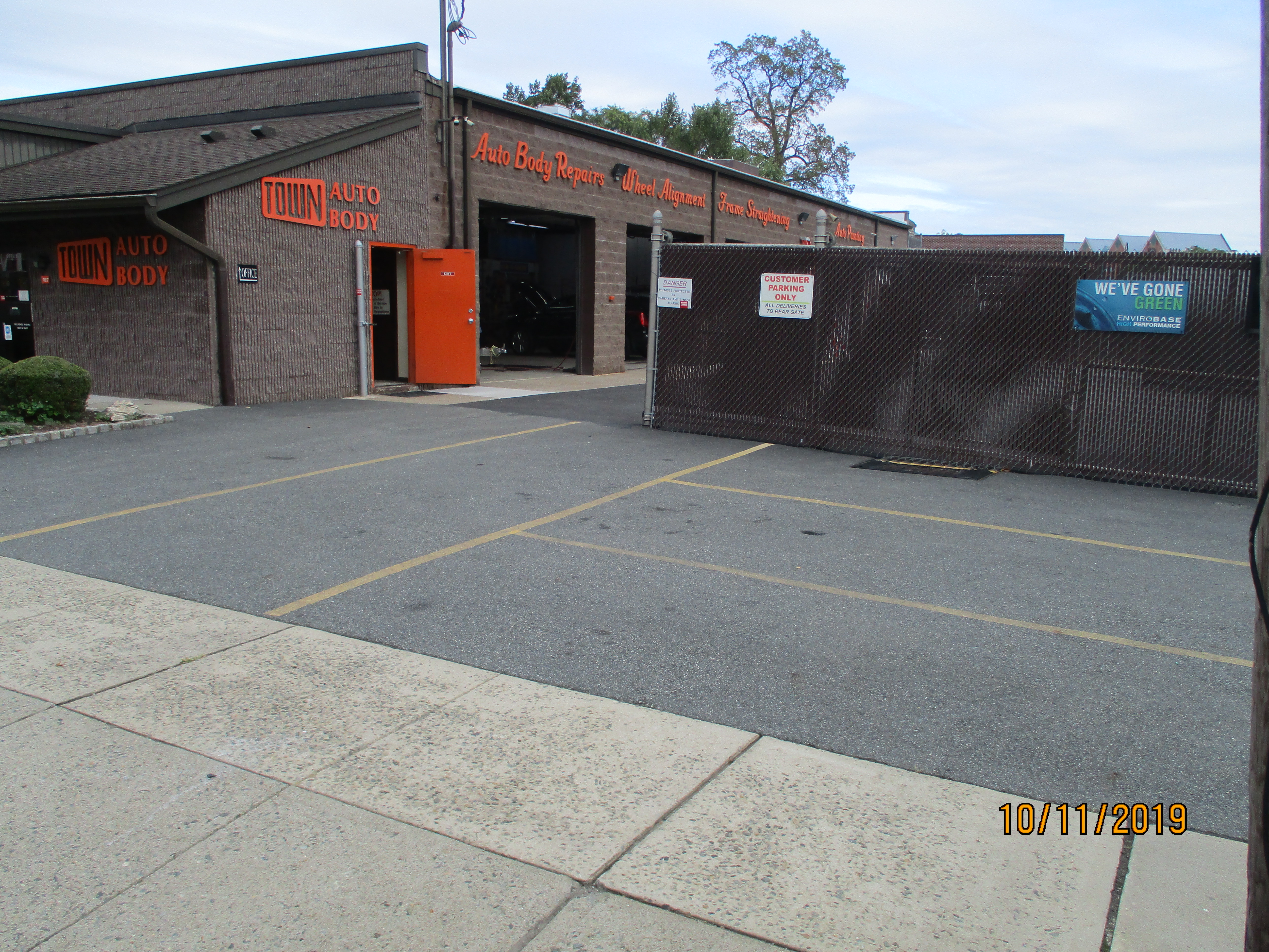 Town Auto Body gallery 1