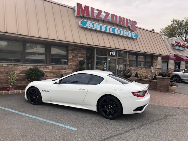 Mizzoni's Auto Body, Inc. gallery 1