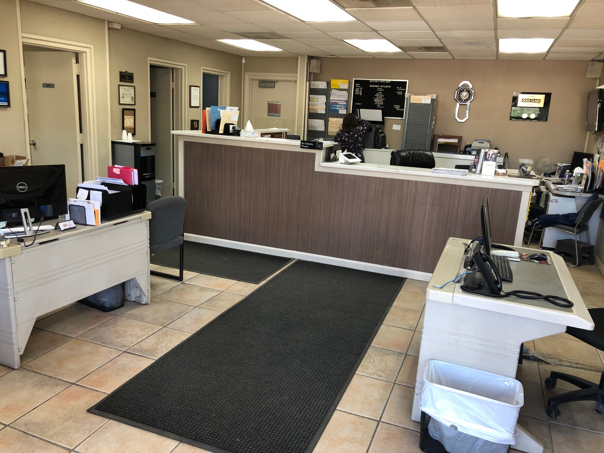 Mizzoni's Auto Body, Inc. gallery 2