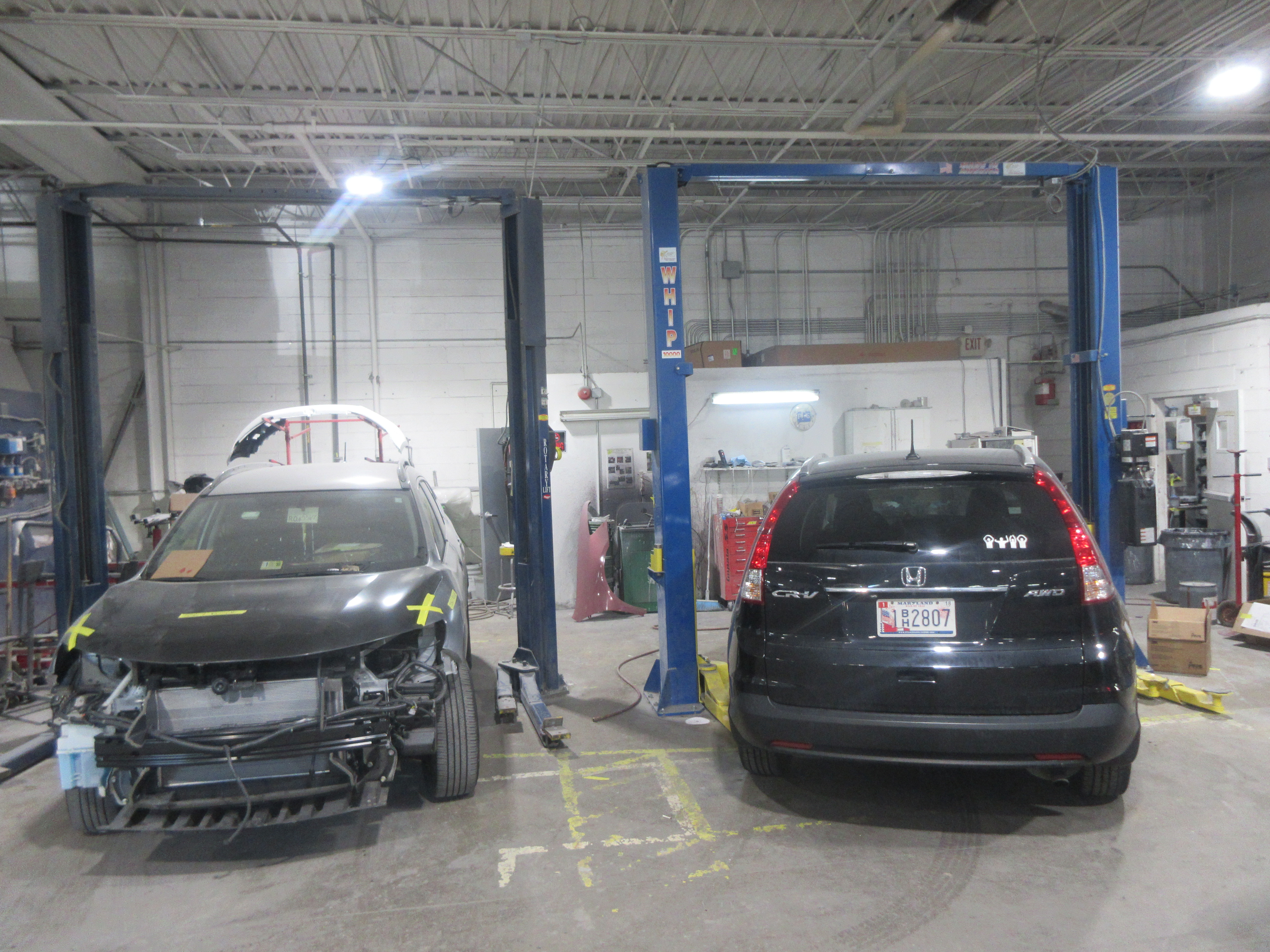 Chandlers Collision Center gallery 5