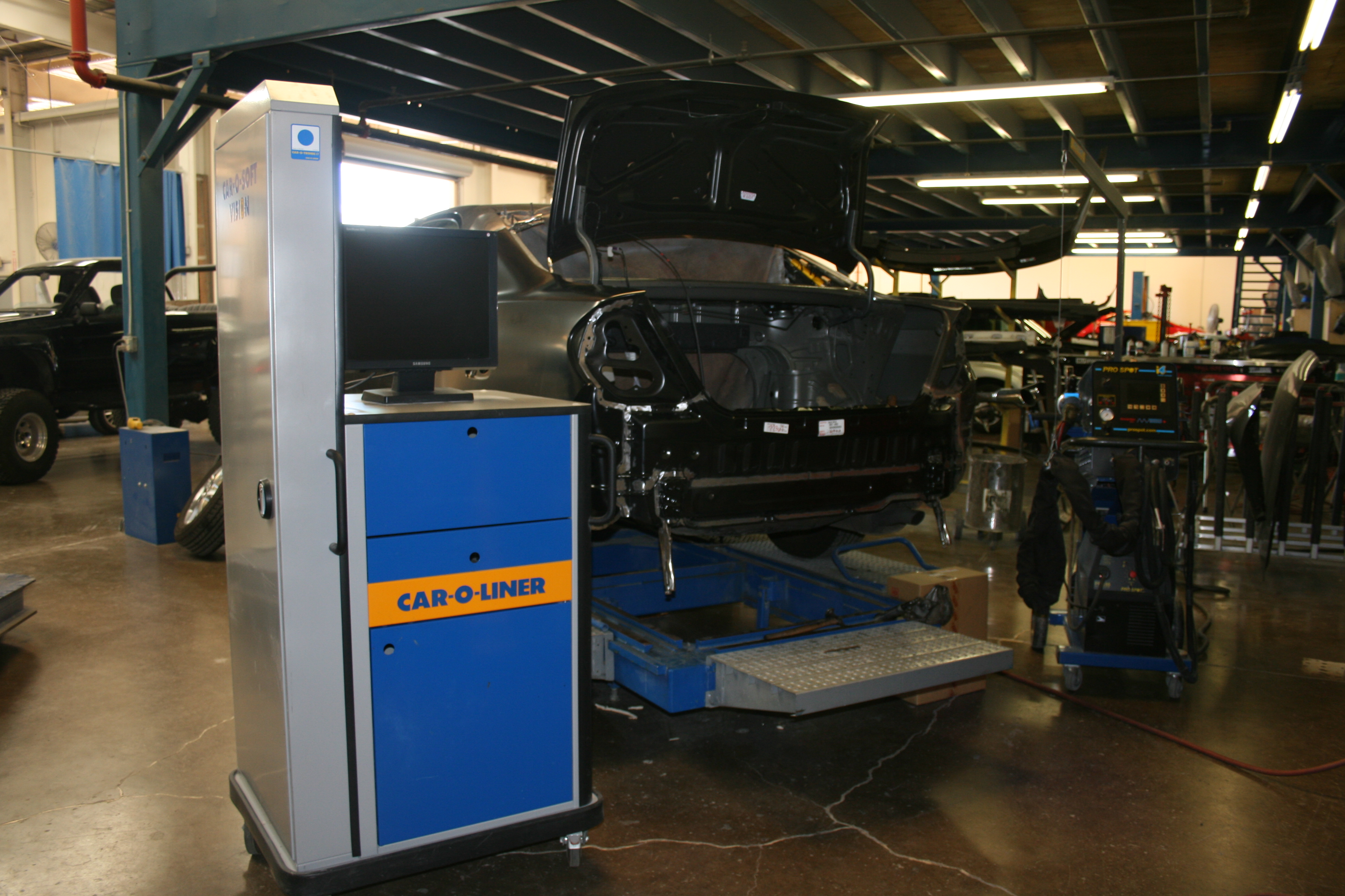Kuroda Auto Body Inc gallery 5