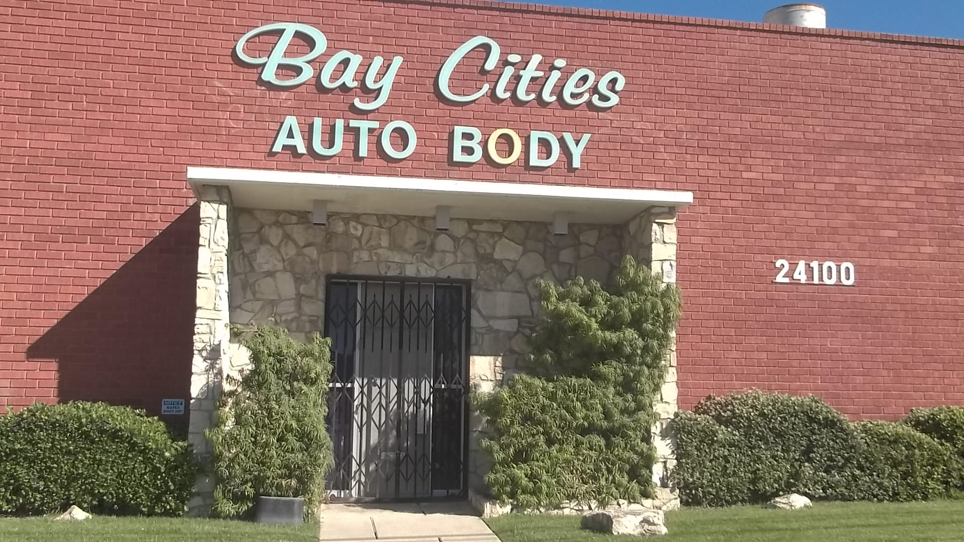 Bay Cities Auto Body gallery 1
