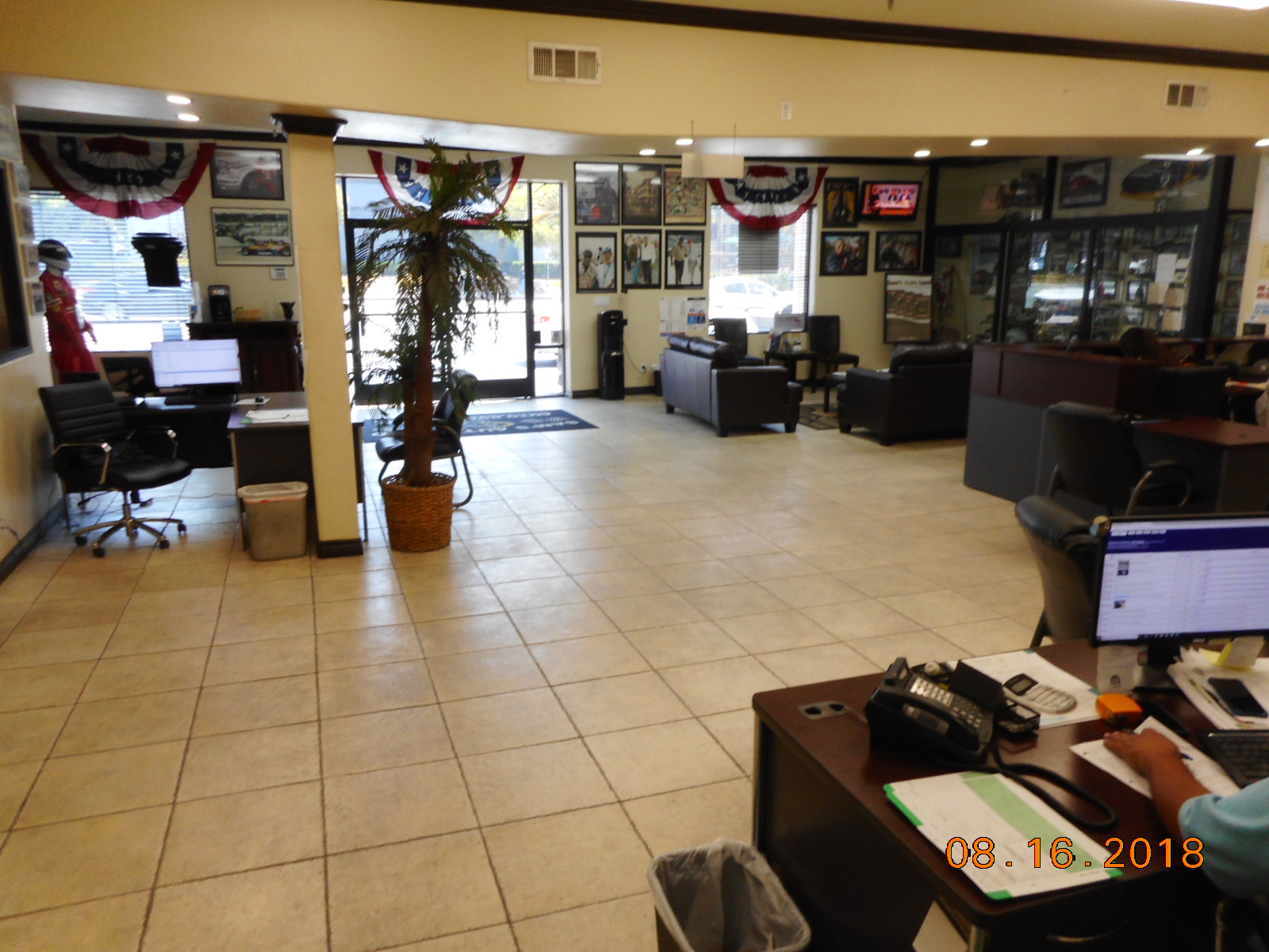 Sam's Auto Land gallery 2