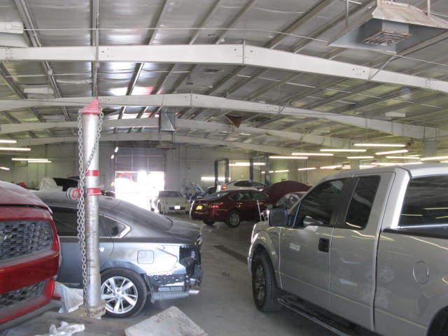 Casa Collision Center gallery 4