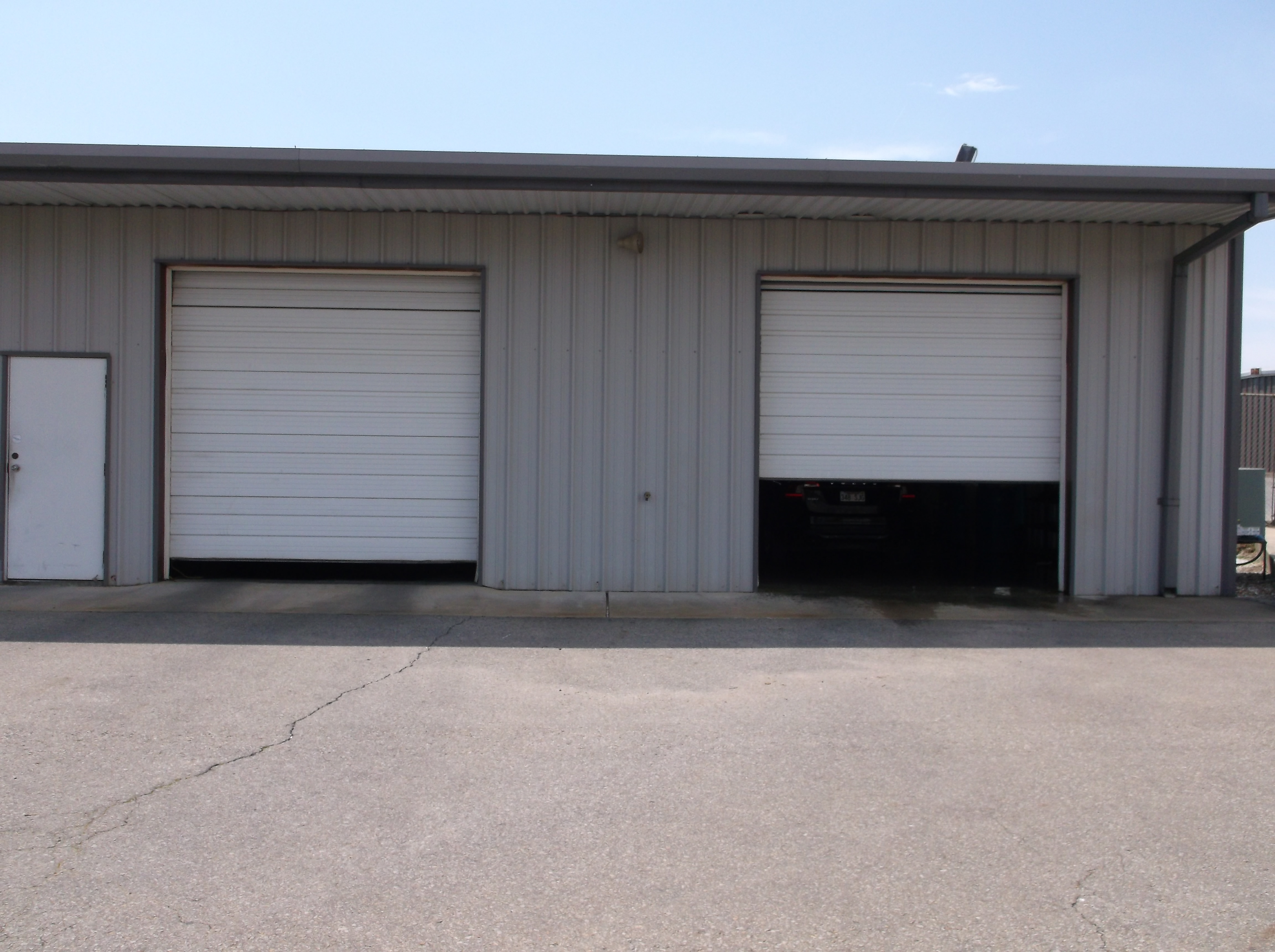 Charlie's Auto Paint & Body gallery 4