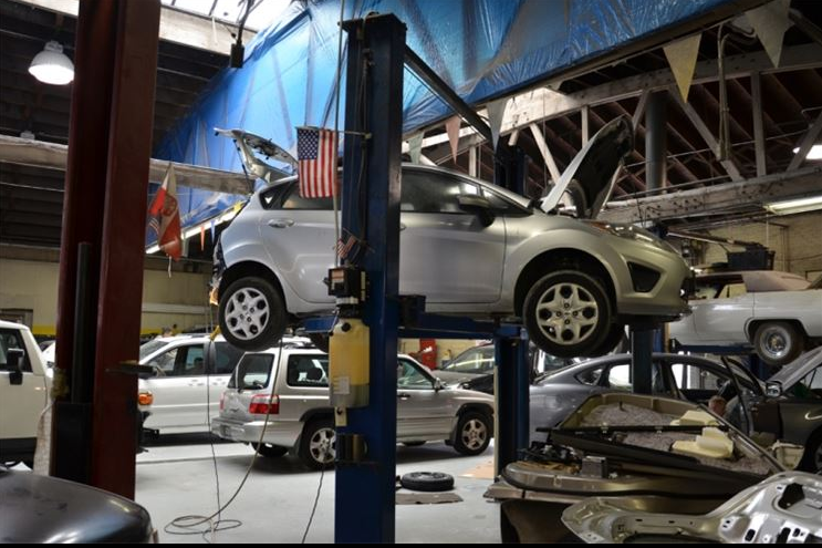Richard's Body Shop gallery 5
