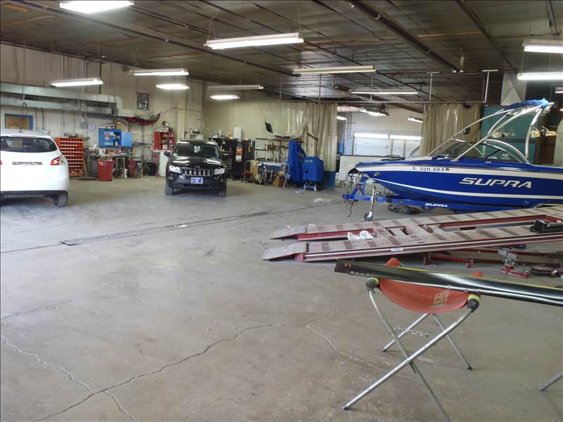 Spring Hill Auto Body Inc gallery 3