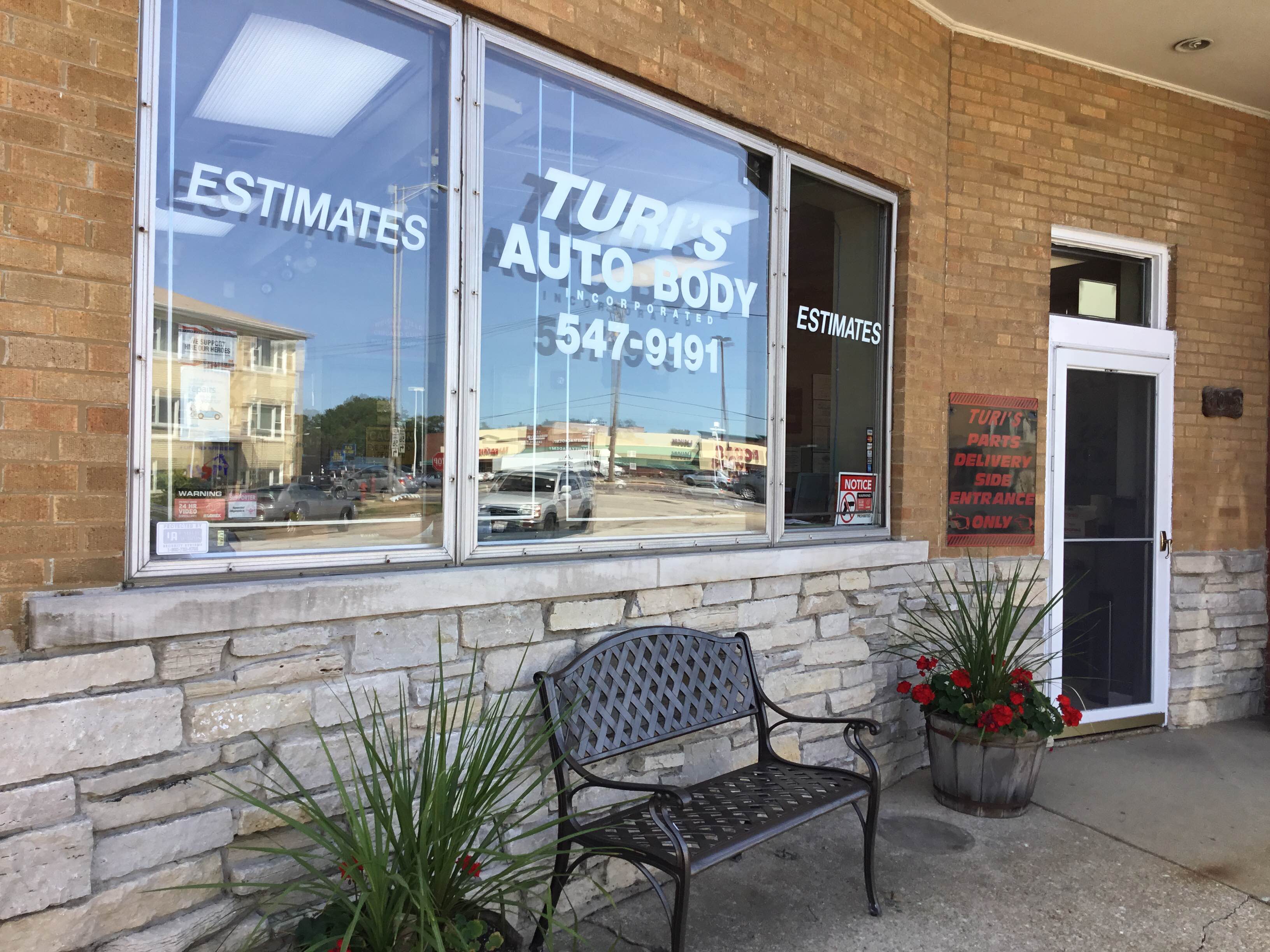 Turi's Auto Body Inc gallery 1