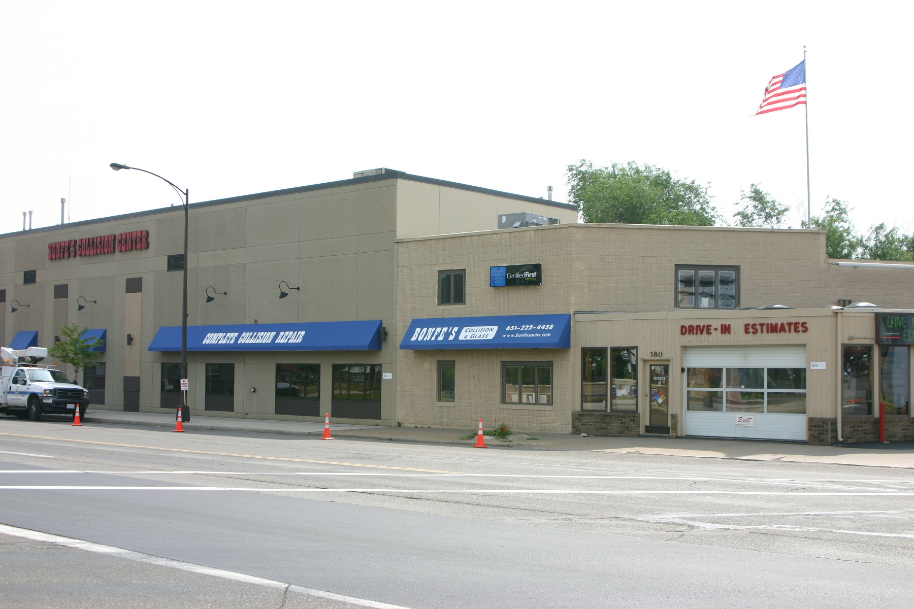 Bonfe's Collision Center gallery 2
