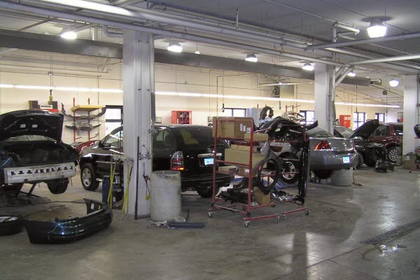 Bonfe's Collision Center gallery 4