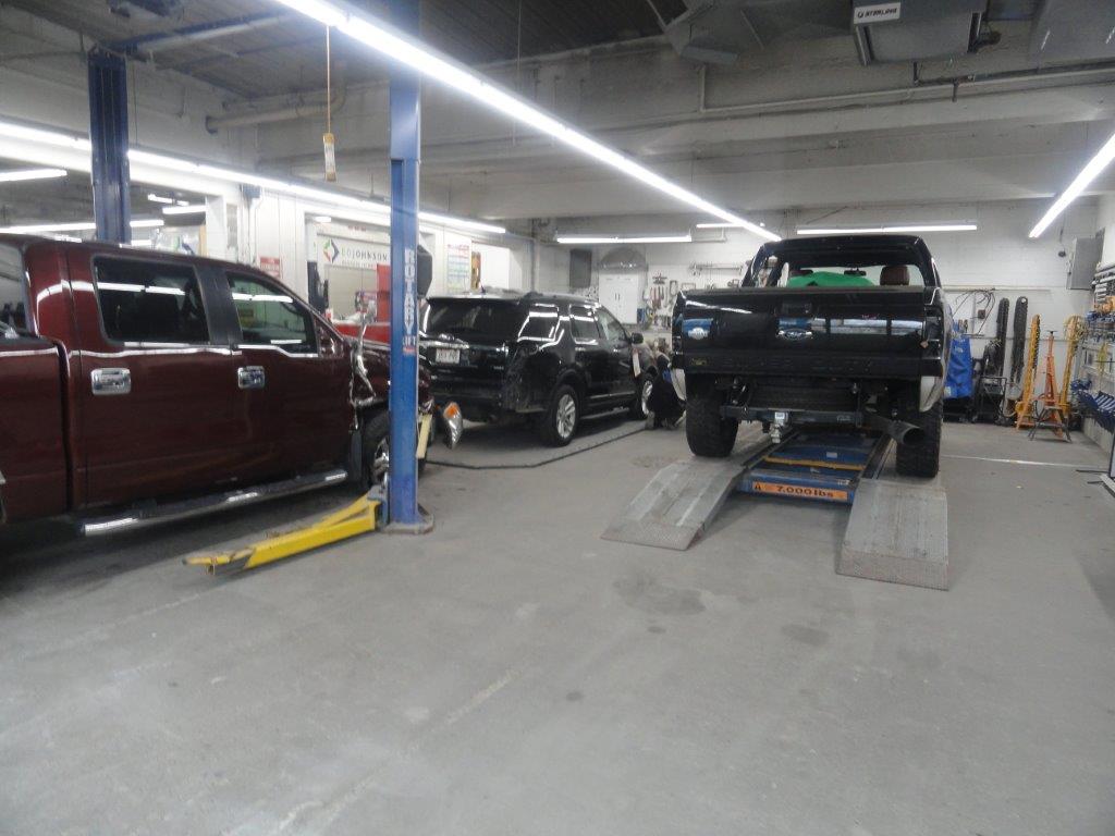Trubilt Collision Center gallery 5