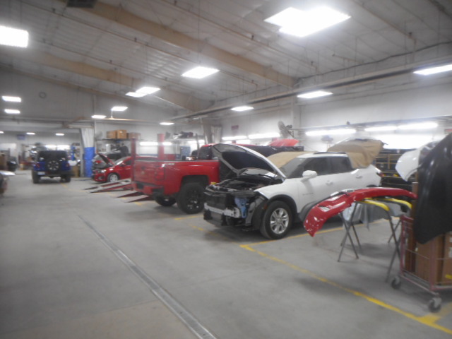 D A Auto Body, Inc gallery 6