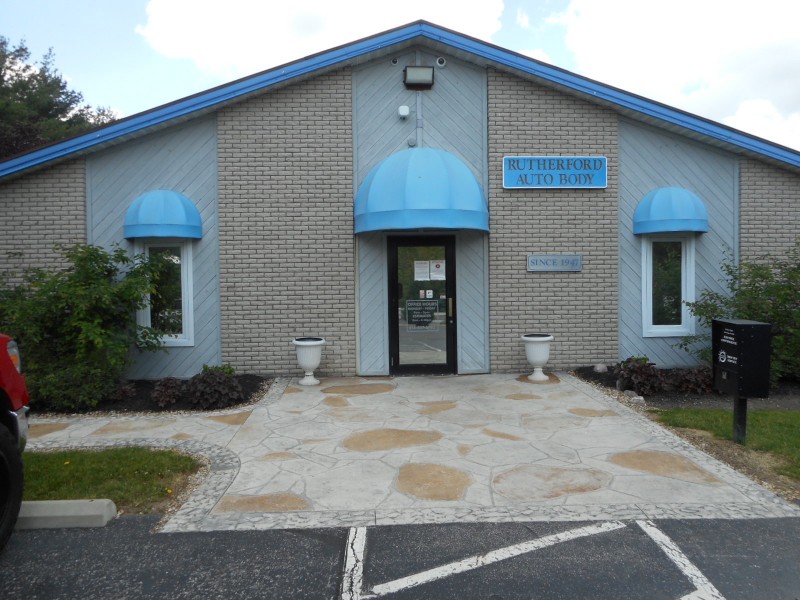 Rutherford Auto Body gallery 1