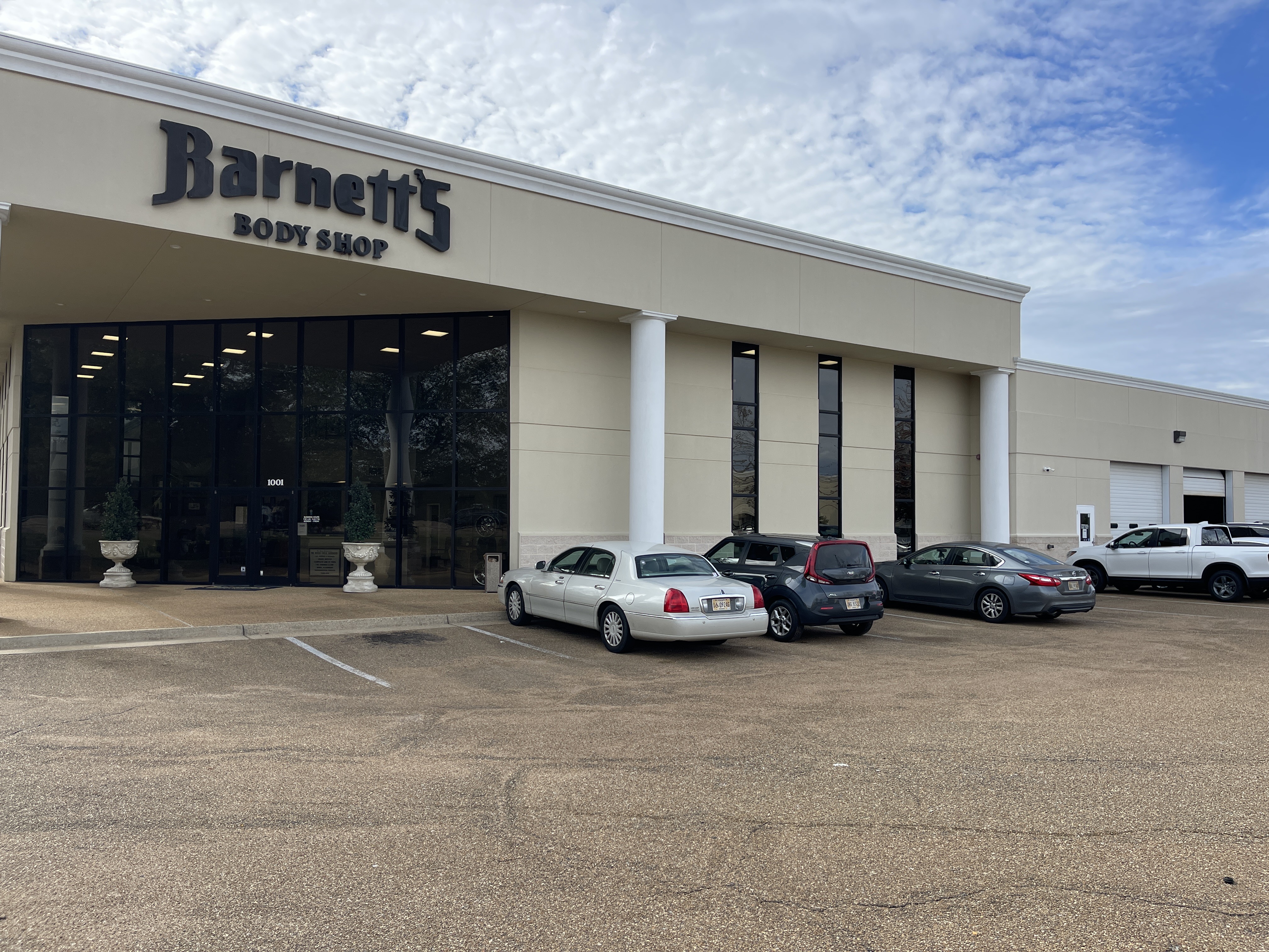 Barnett's Body Shop - Flowood gallery 6