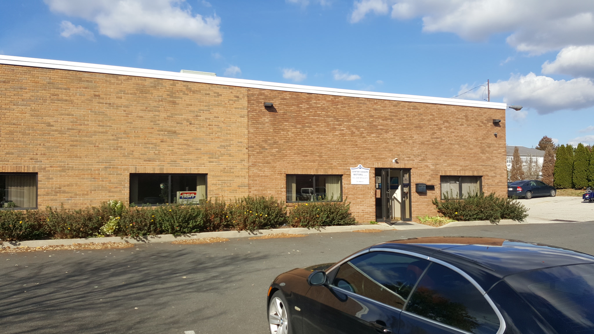 Center Square Motors LTD gallery 1