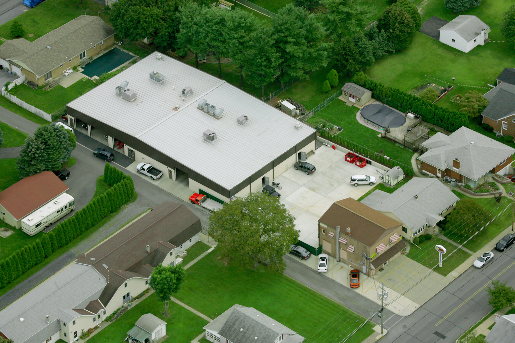 Daku's Auto Body Shop Inc gallery 1