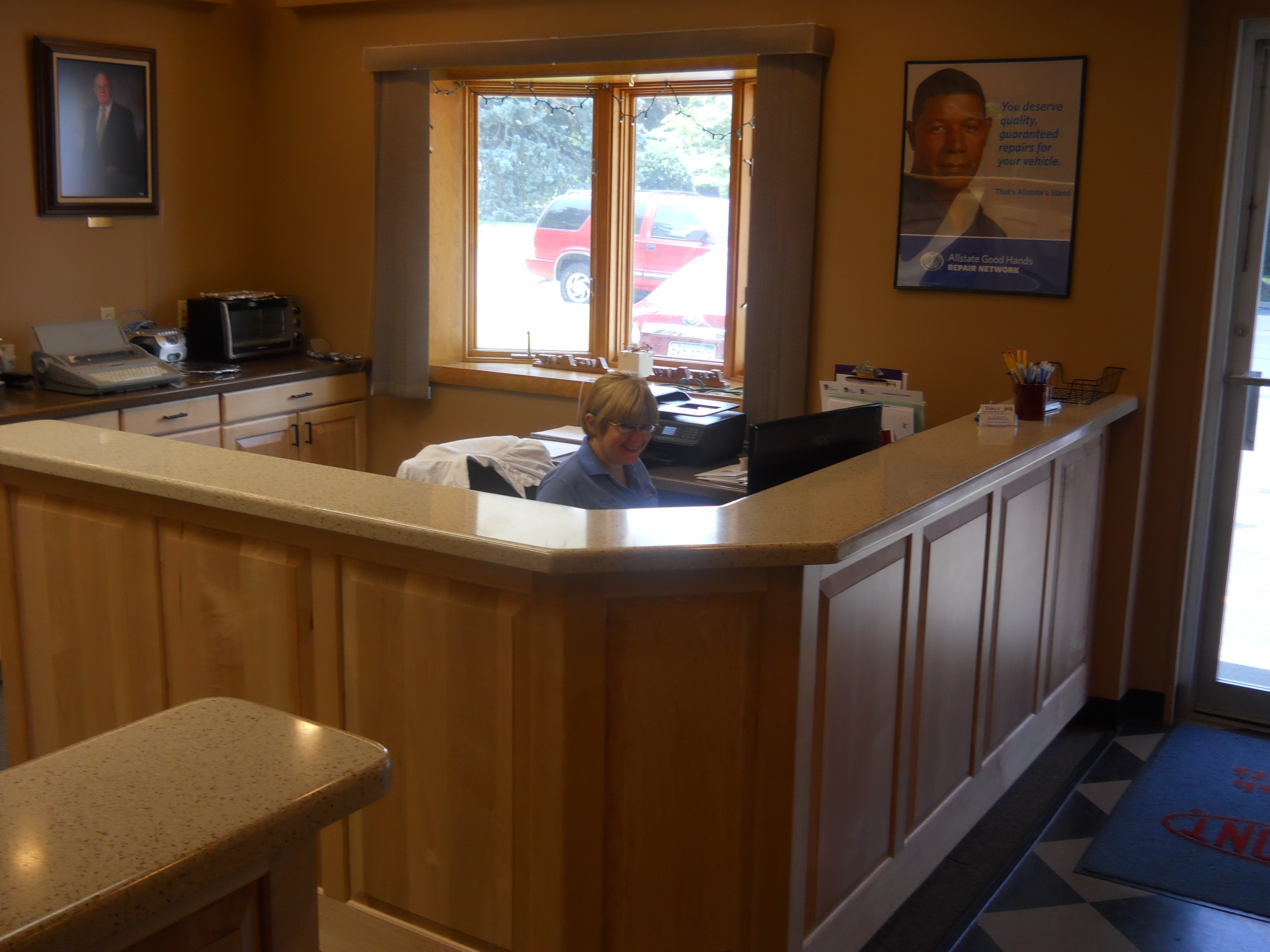 Daku's Auto Body Shop Inc gallery 2