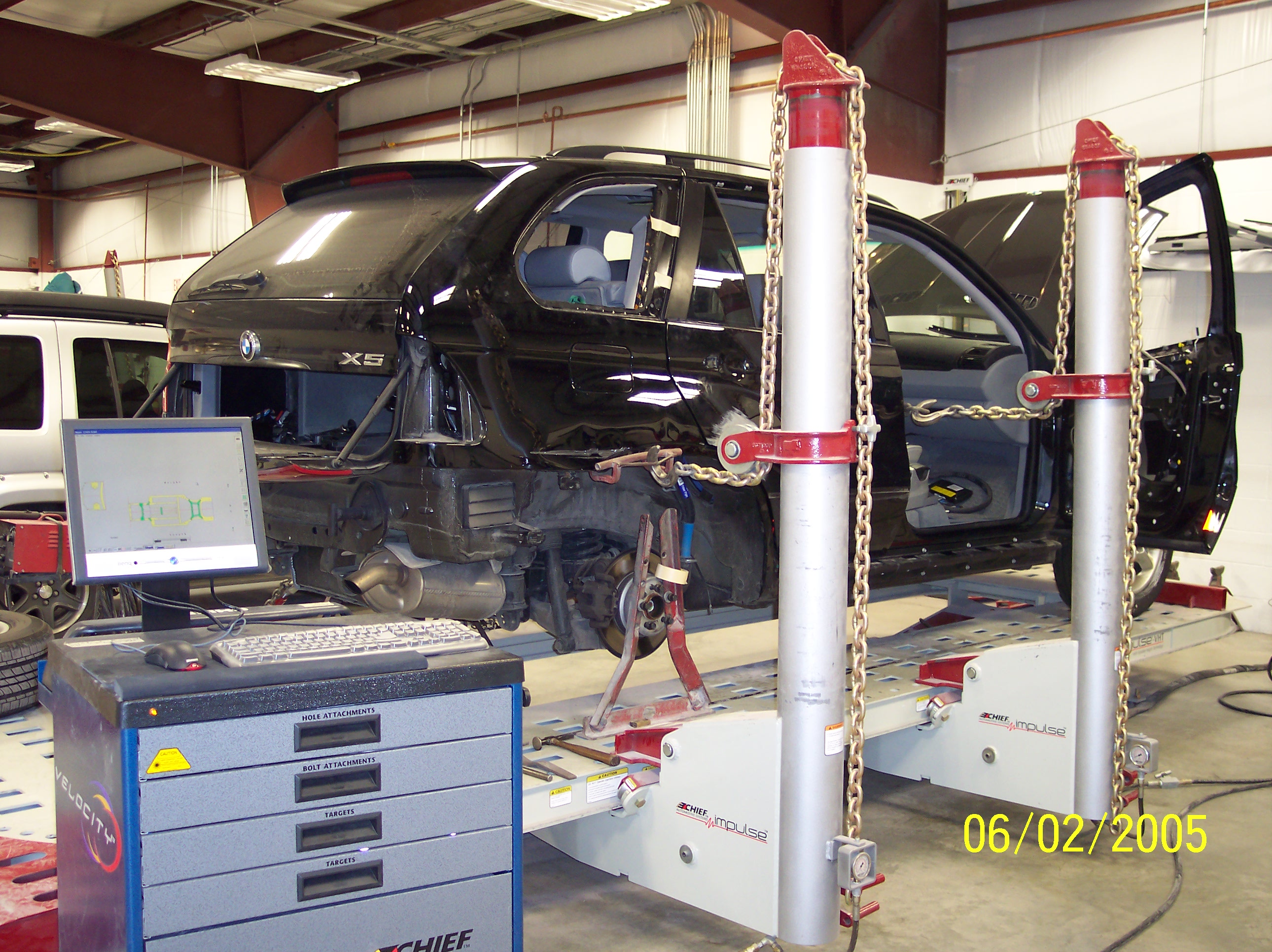 Daku's Auto Body Shop Inc gallery 7