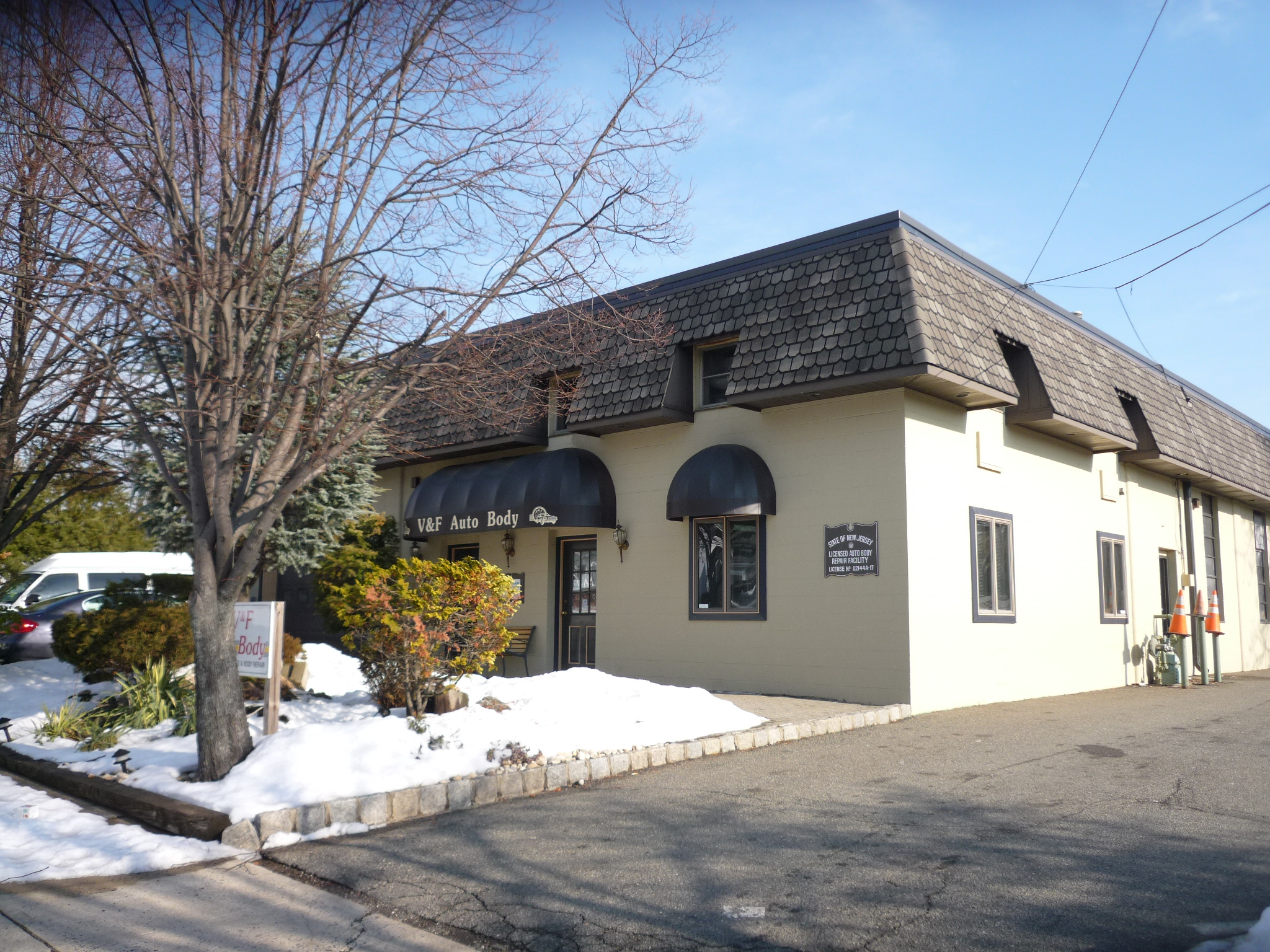 V & F Auto Body gallery 1
