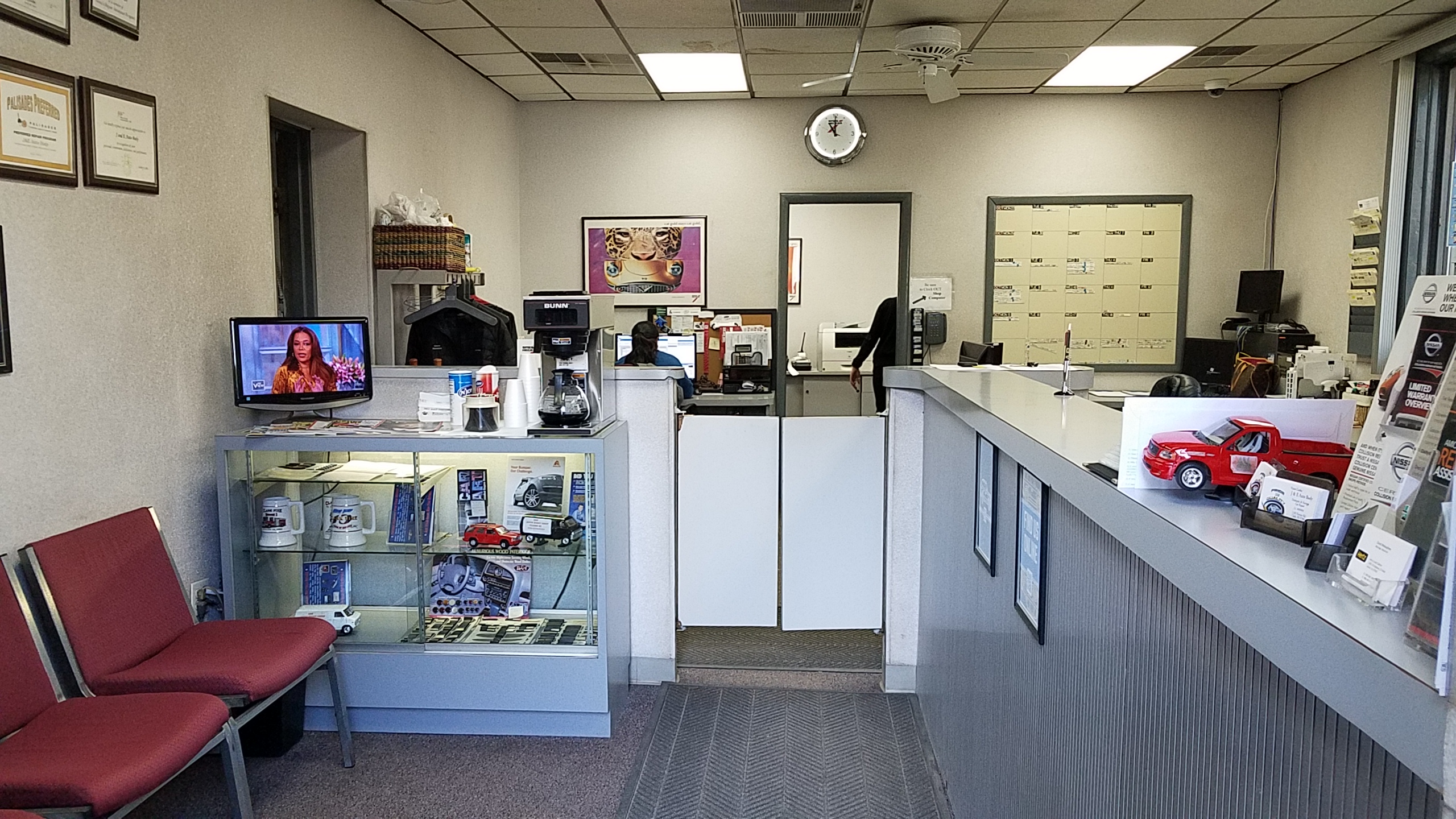 J & E Auto Body gallery 2