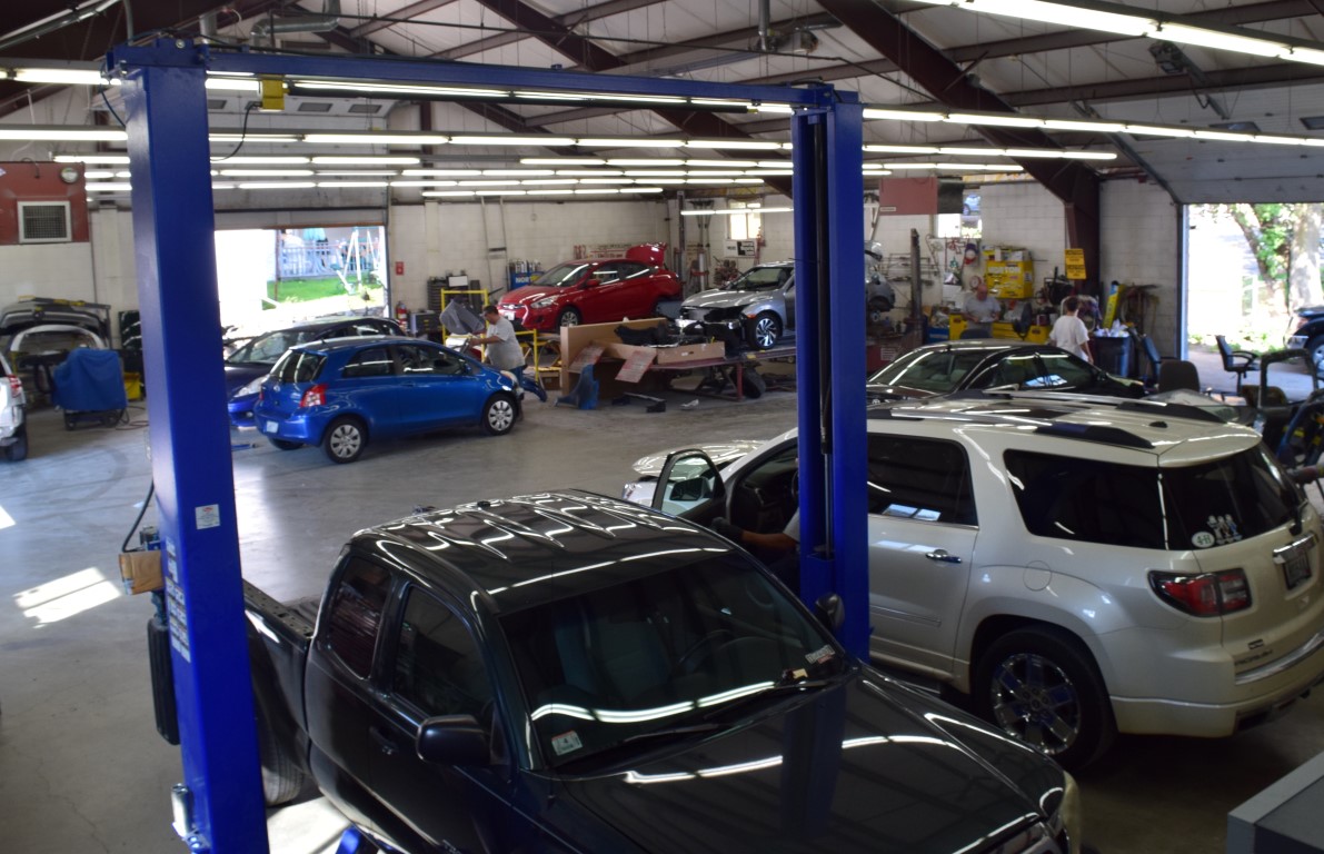 Michaud Auto Body, Inc gallery 3