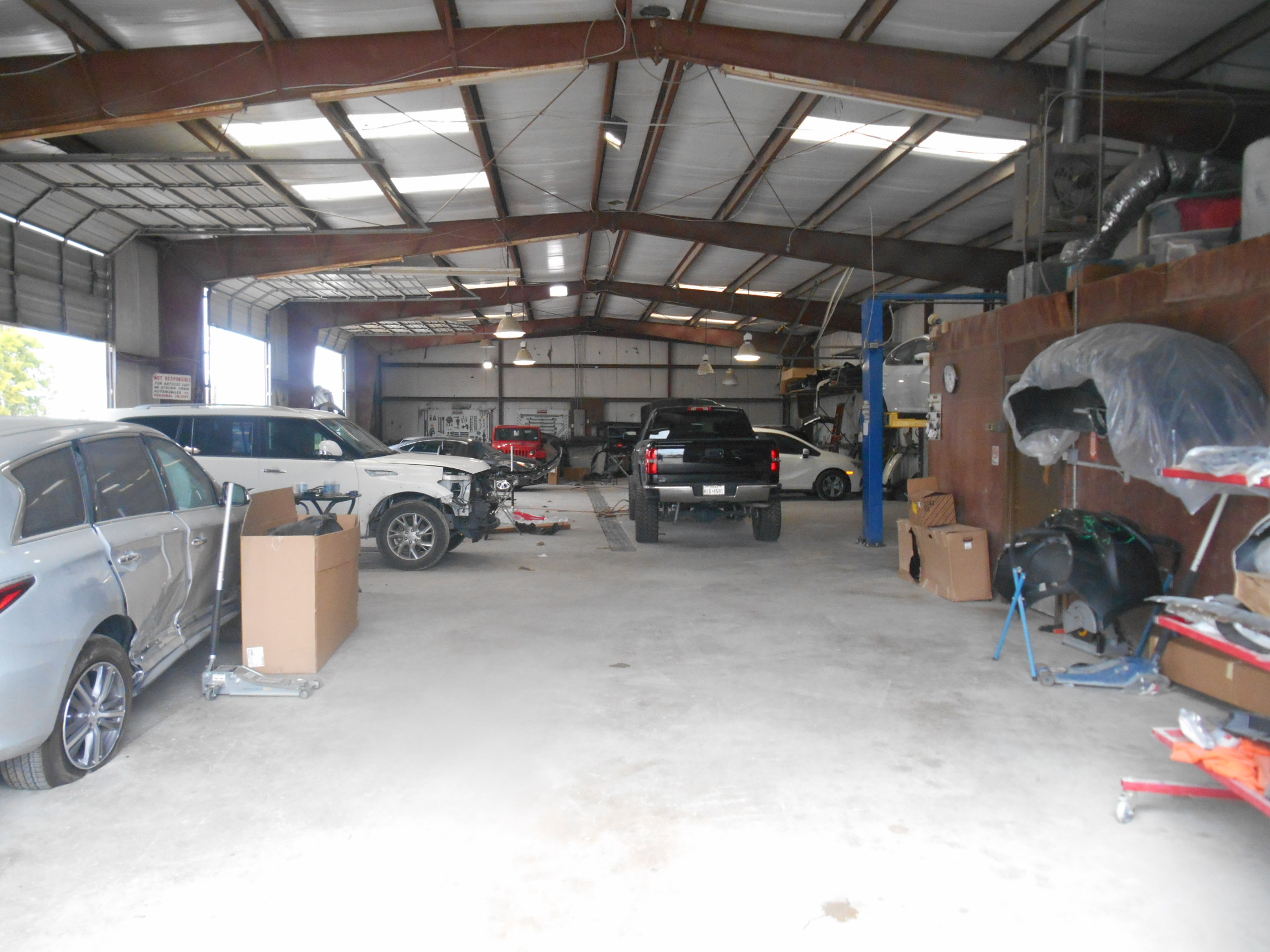 V V Paint  Body Shop gallery 6