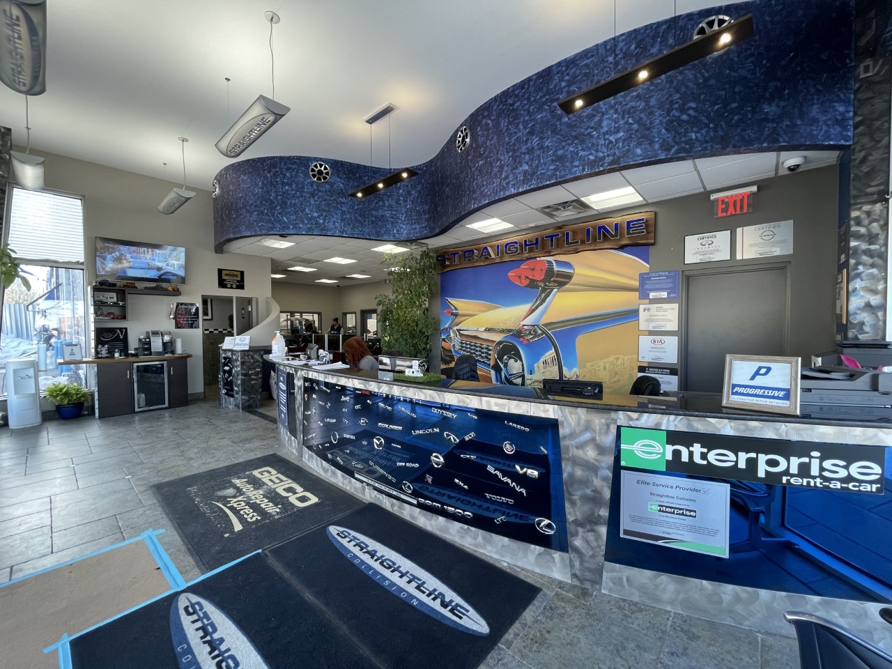STRAIGHTLINE COLLISION gallery 2