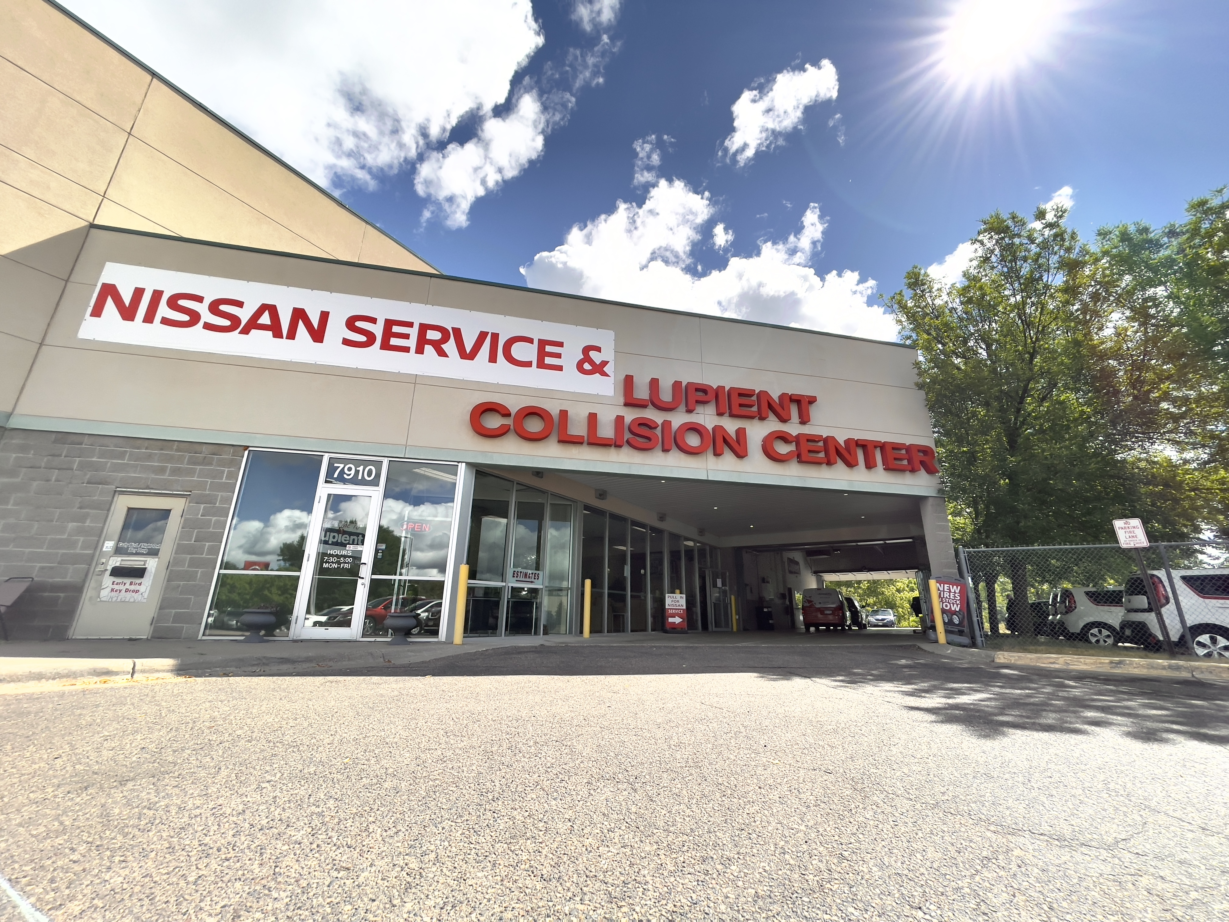 Jim Lupient Collision Center gallery 1