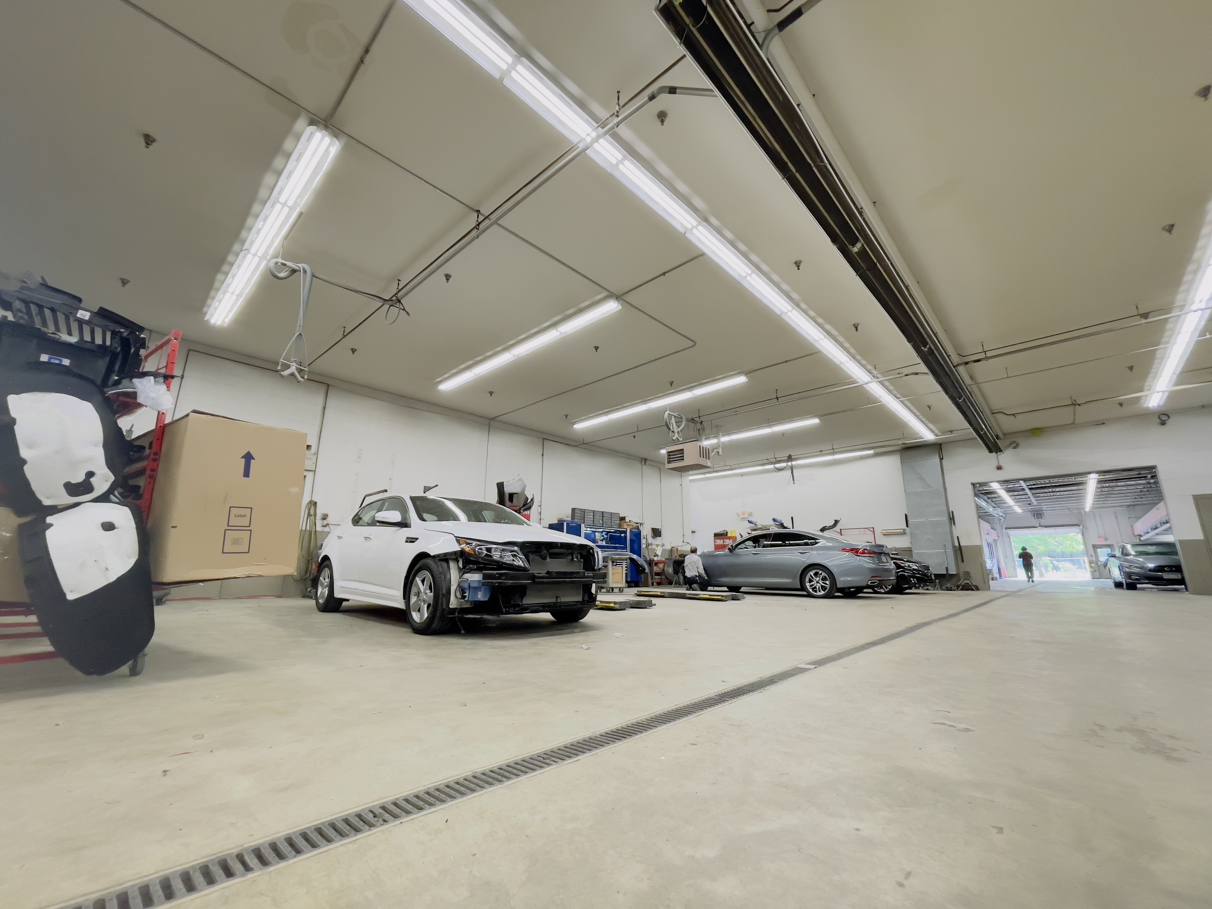 Jim Lupient Collision Center gallery 3