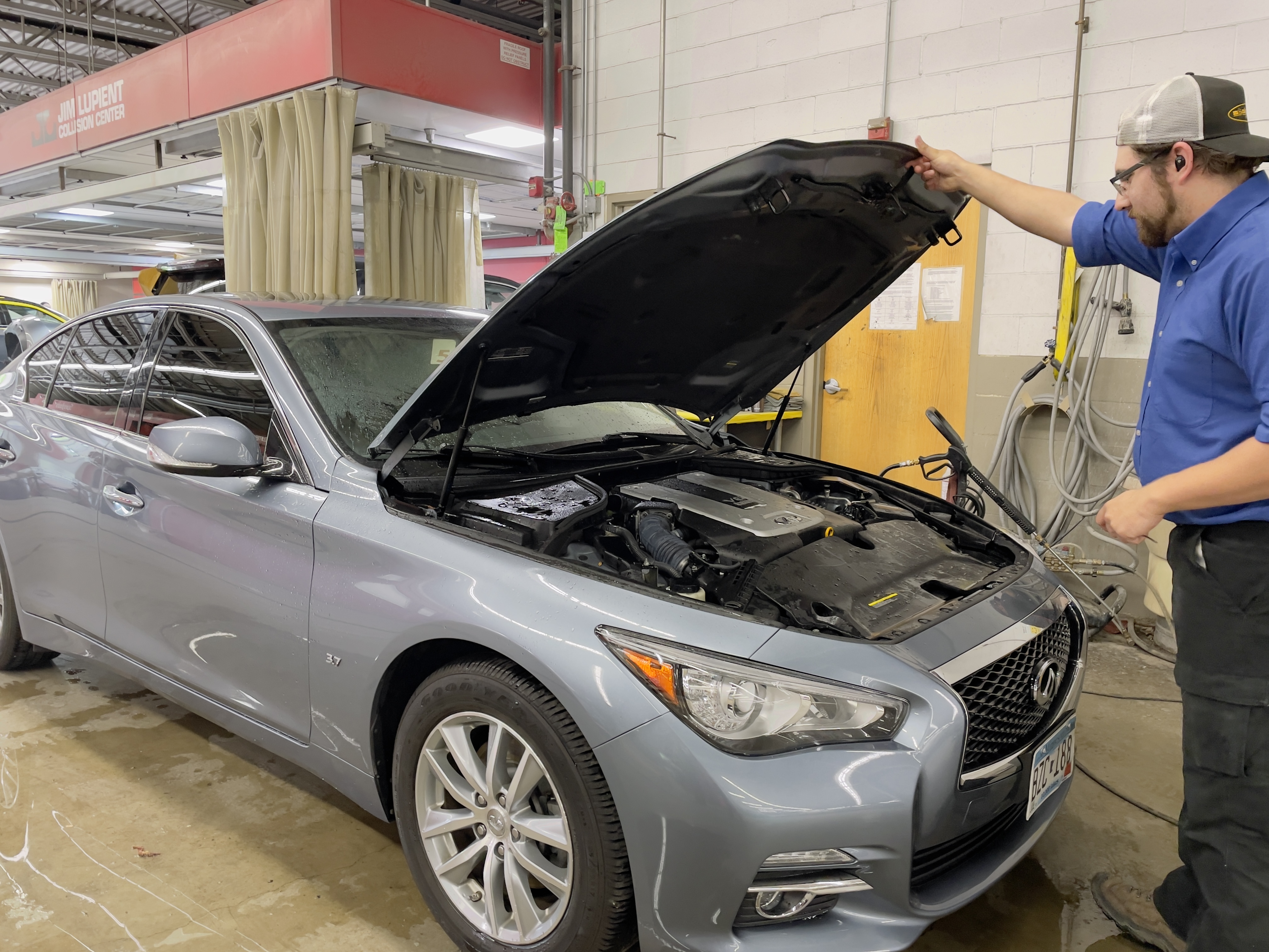 Jim Lupient Collision Center gallery 4