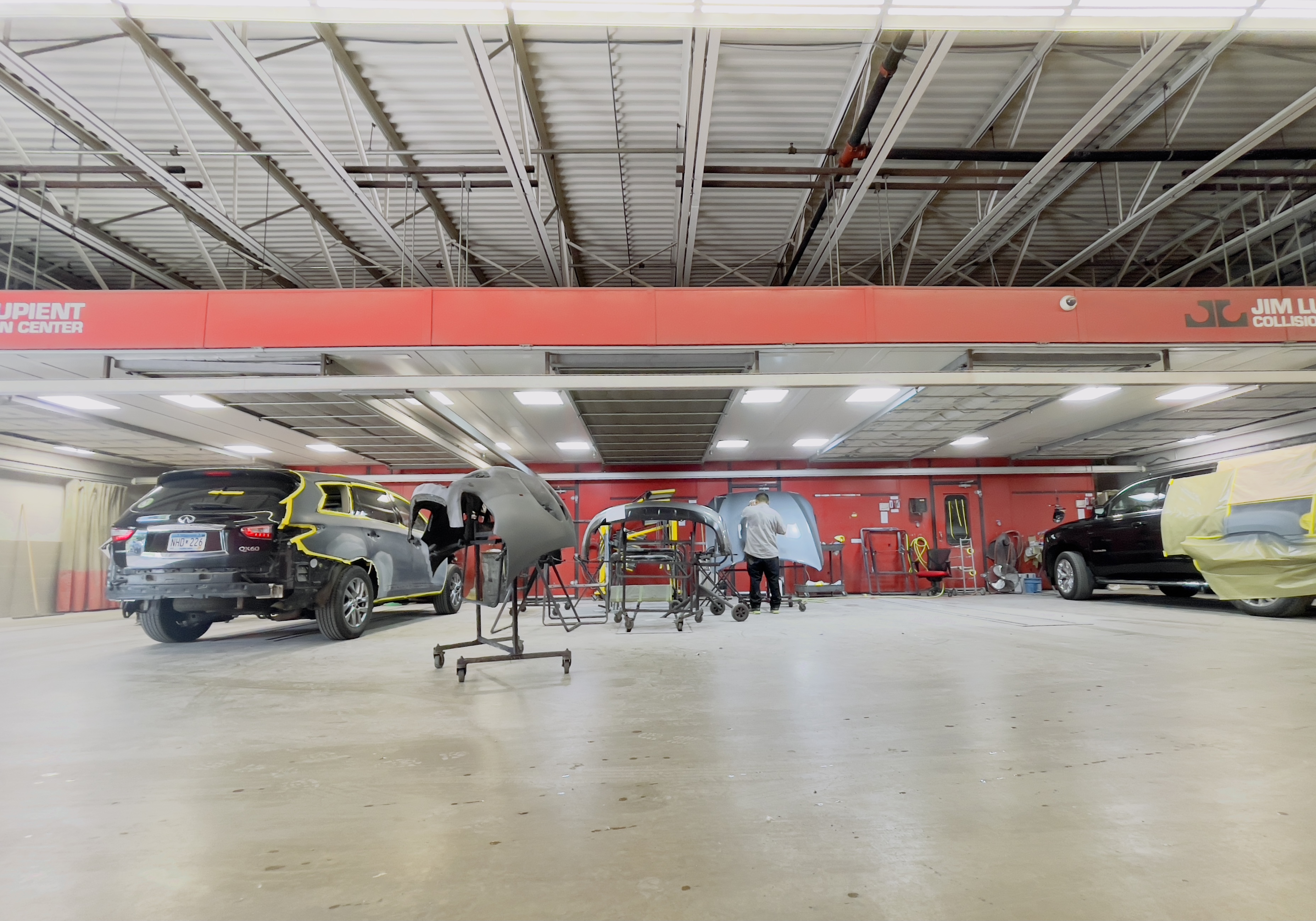 Jim Lupient Collision Center gallery 7
