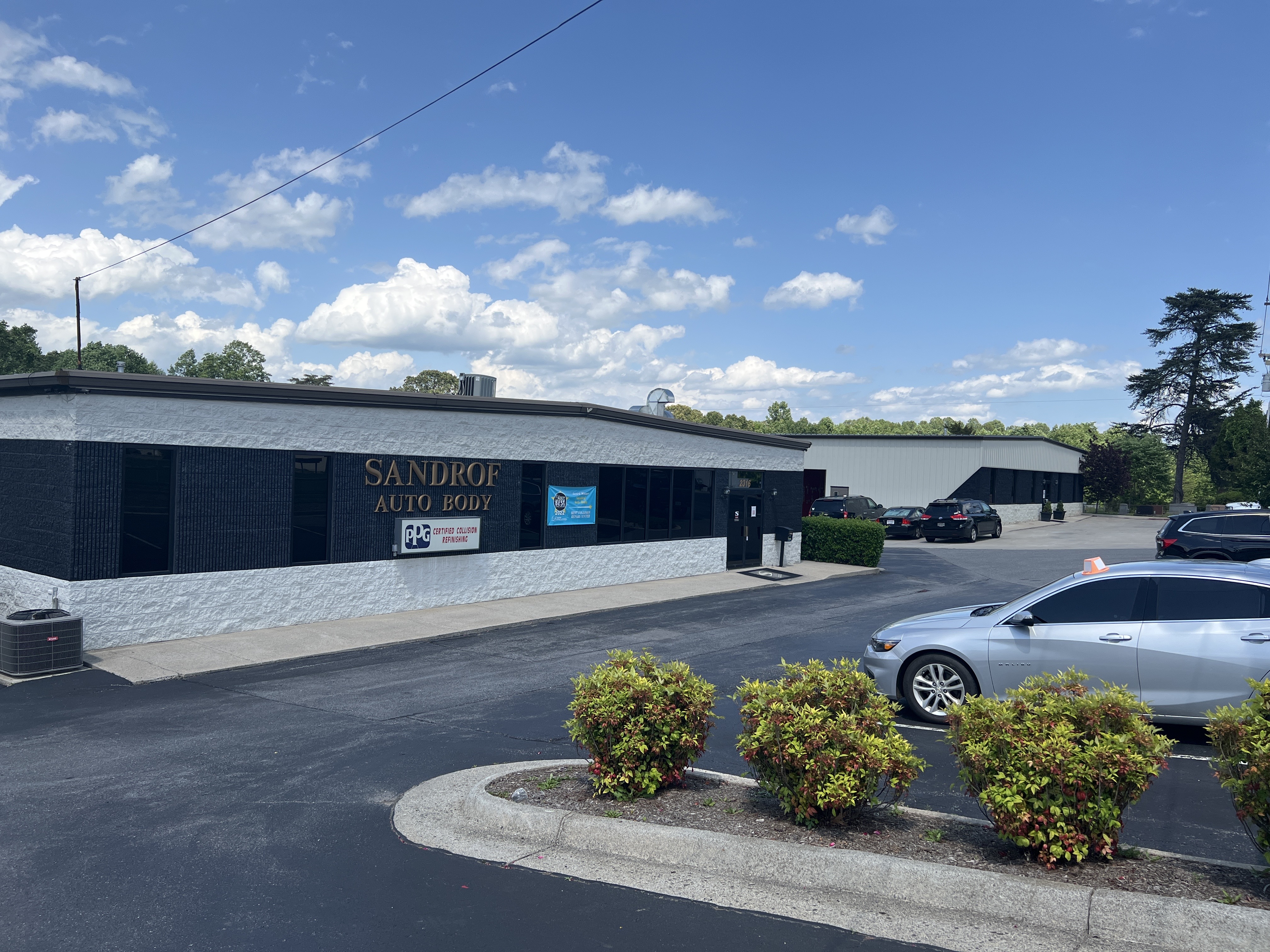 Sandrof Auto Body & Collision gallery 1