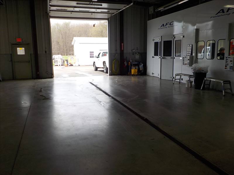 Royal Auto Group Collision Center gallery 4