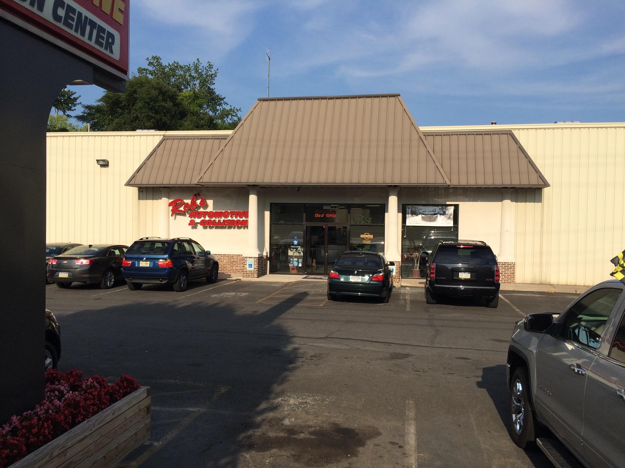 Rob's Automotive Collision Center gallery 1