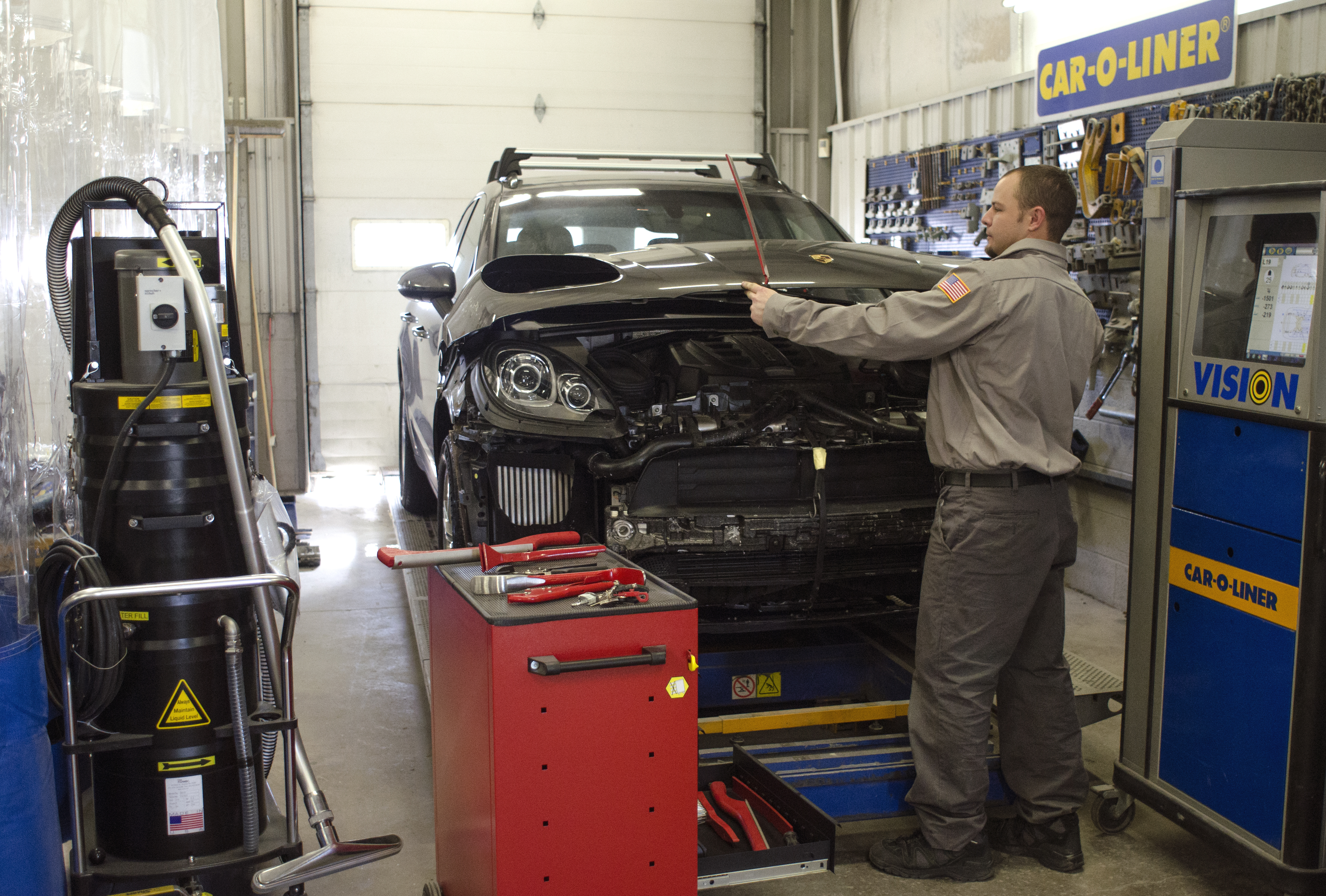 Rob's Automotive Collision Center gallery 5
