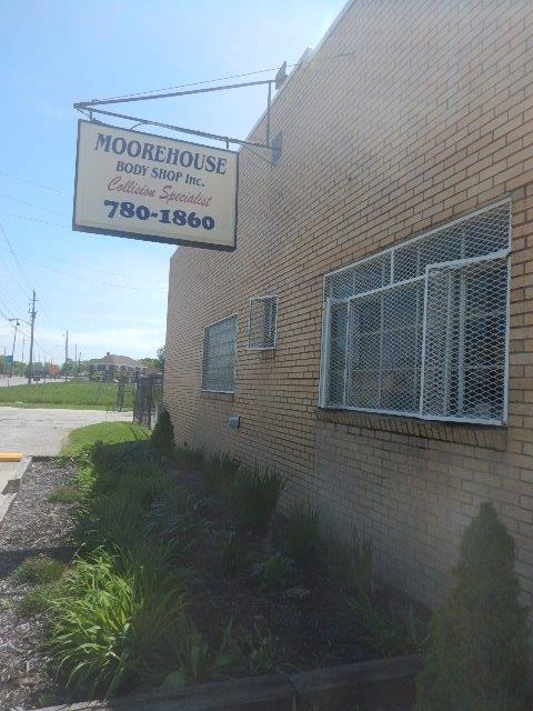 Moorehouse Body Shop Inc. gallery 1