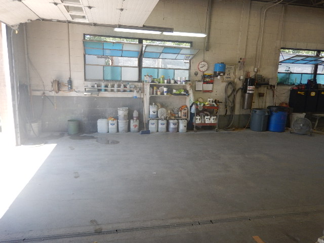 Moorehouse Body Shop Inc. gallery 4