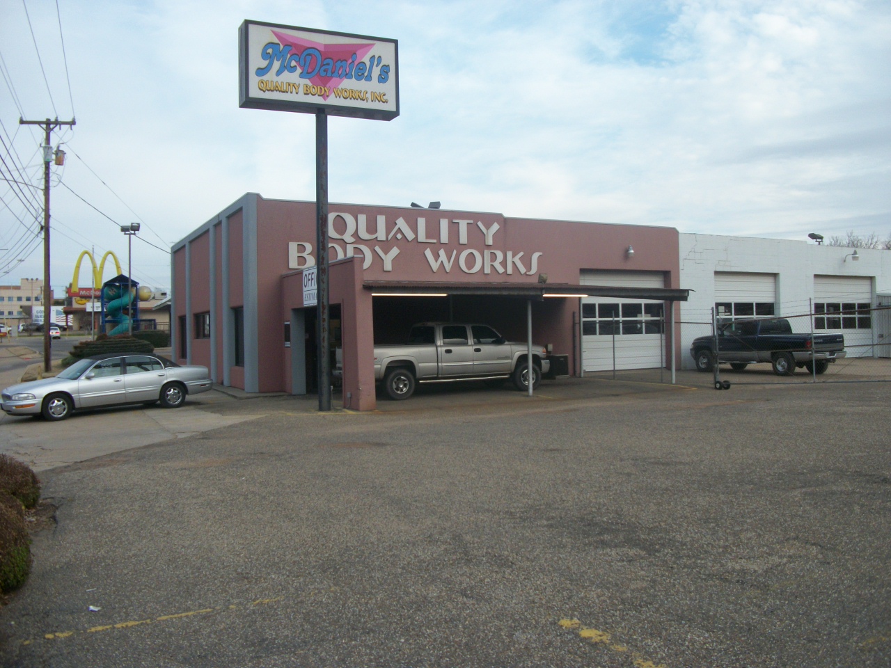 McDaniels Quality Body Works gallery 1