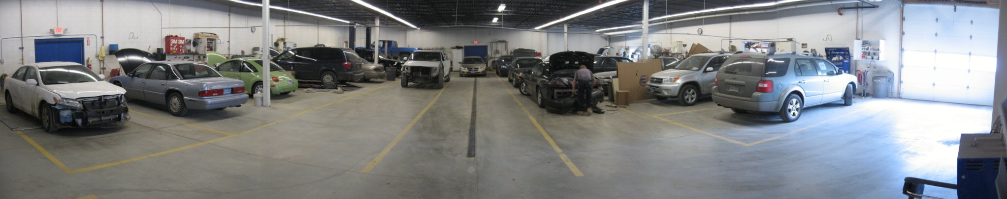Marvs Body Shop gallery 3