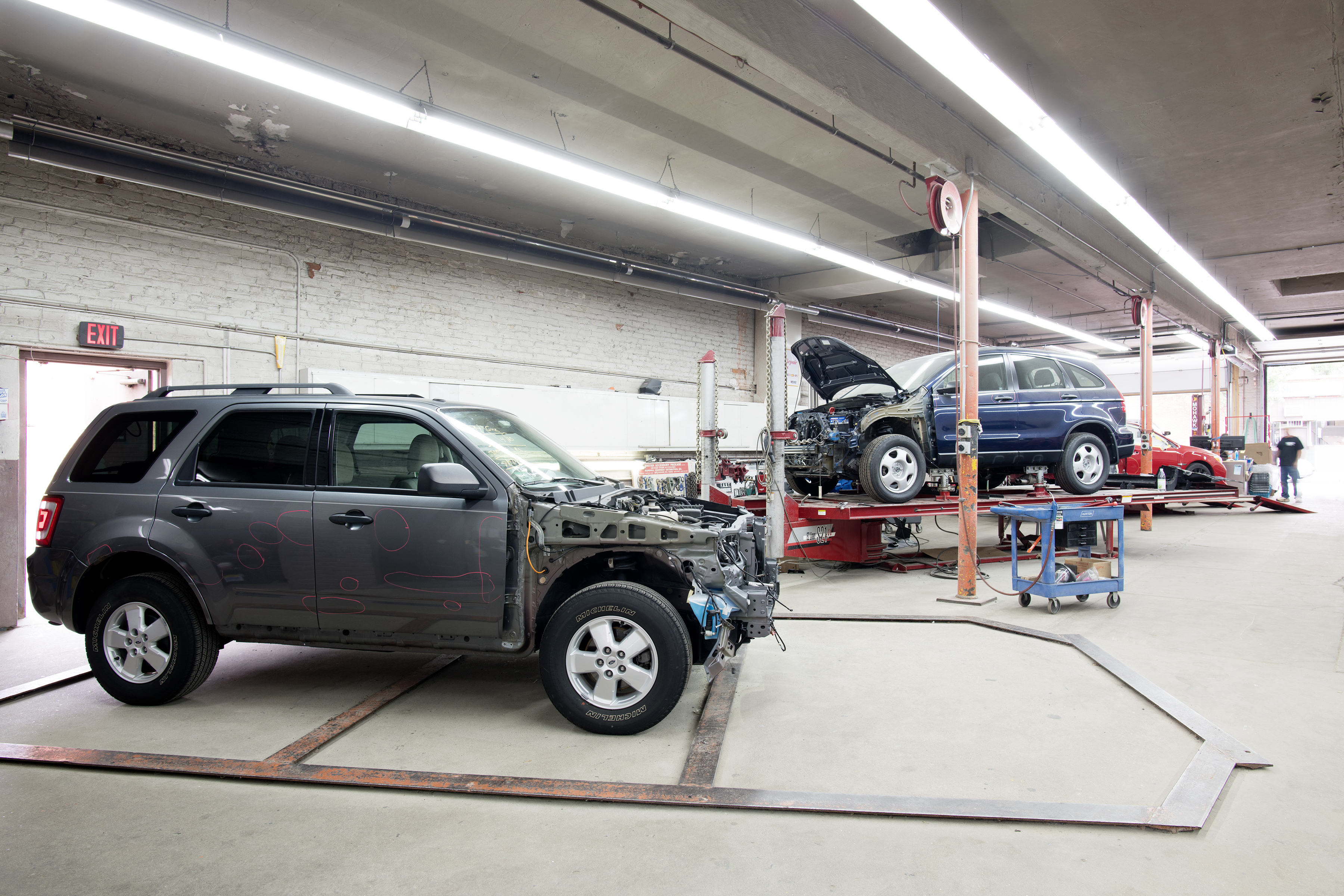 Mengel-DaFonte Auto Body Inc. gallery 3