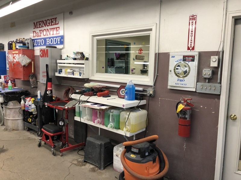 Mengel-DaFonte Auto Body Inc. gallery 4