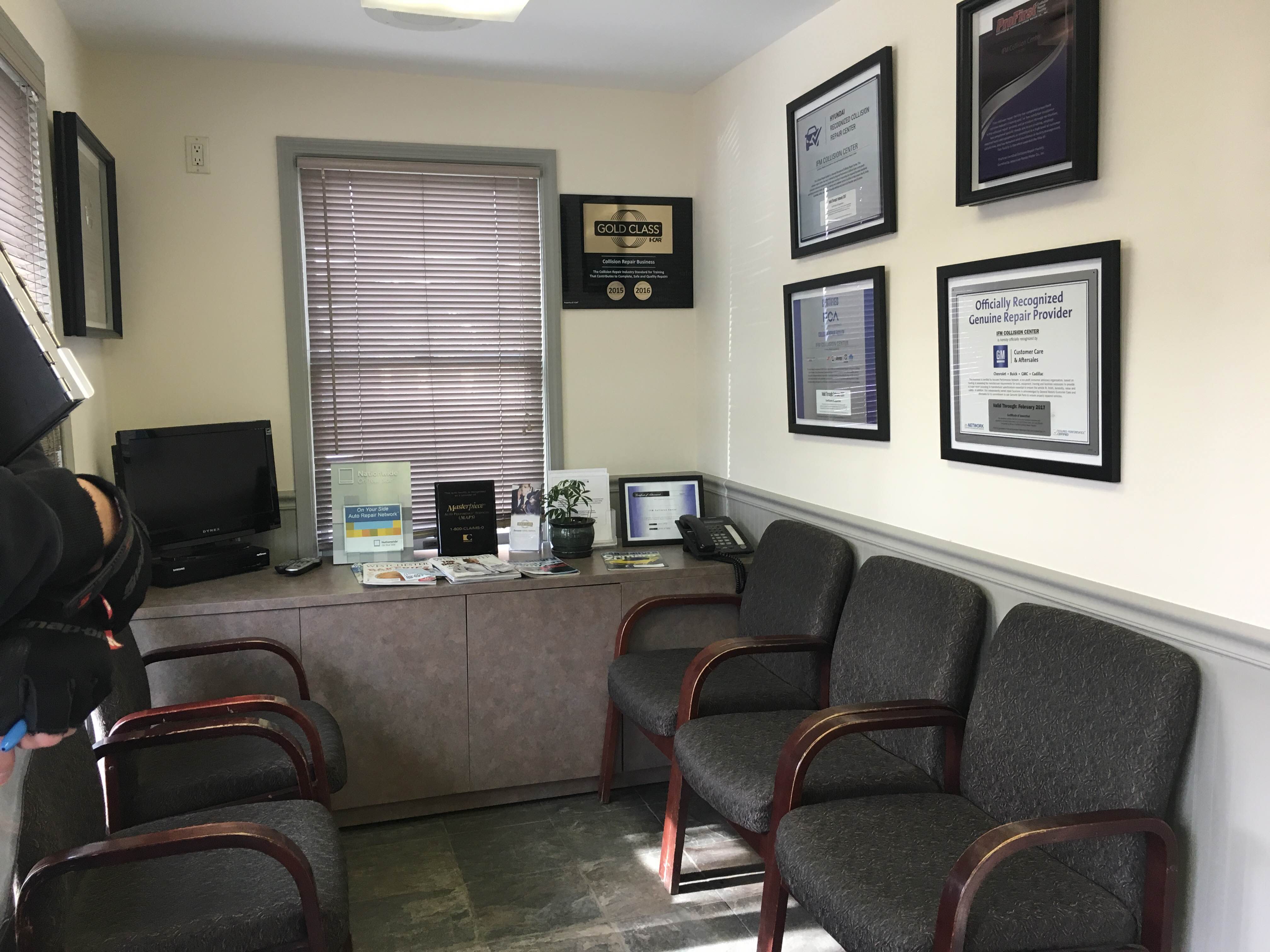 IFM Collision Center gallery 2