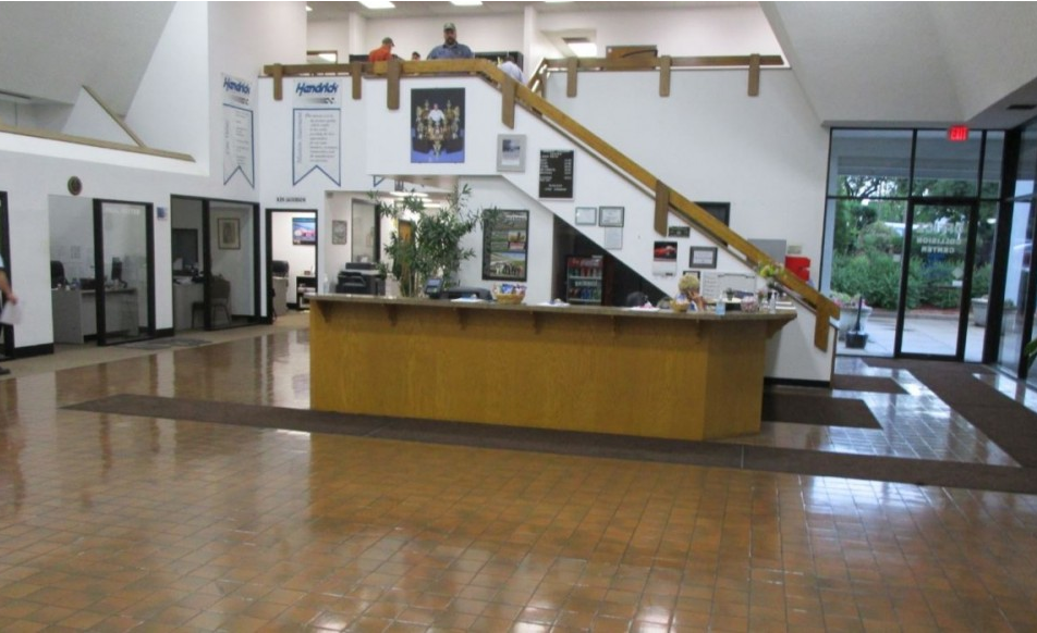 Hendrick Collision Center of Kansas City gallery 2